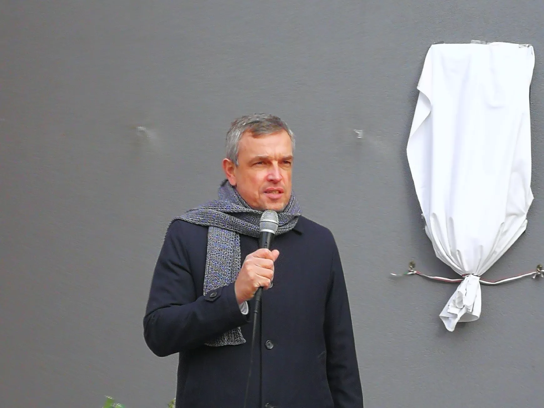 A komáromi nagygyűlés 30. évfordulóján újabb Duray Miklós-emléktáblával gazdagodott a Felvidék - KÉPEKKEL