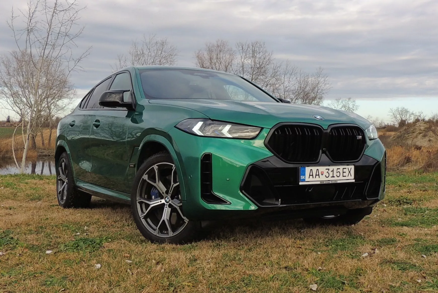 bmw-x6-m60i-02