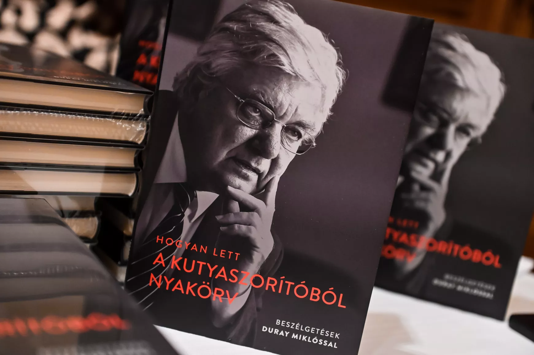 Hogyan lett a kutyaszorítóból nyakörv - beszélgetések Duray Miklóssal - könyv