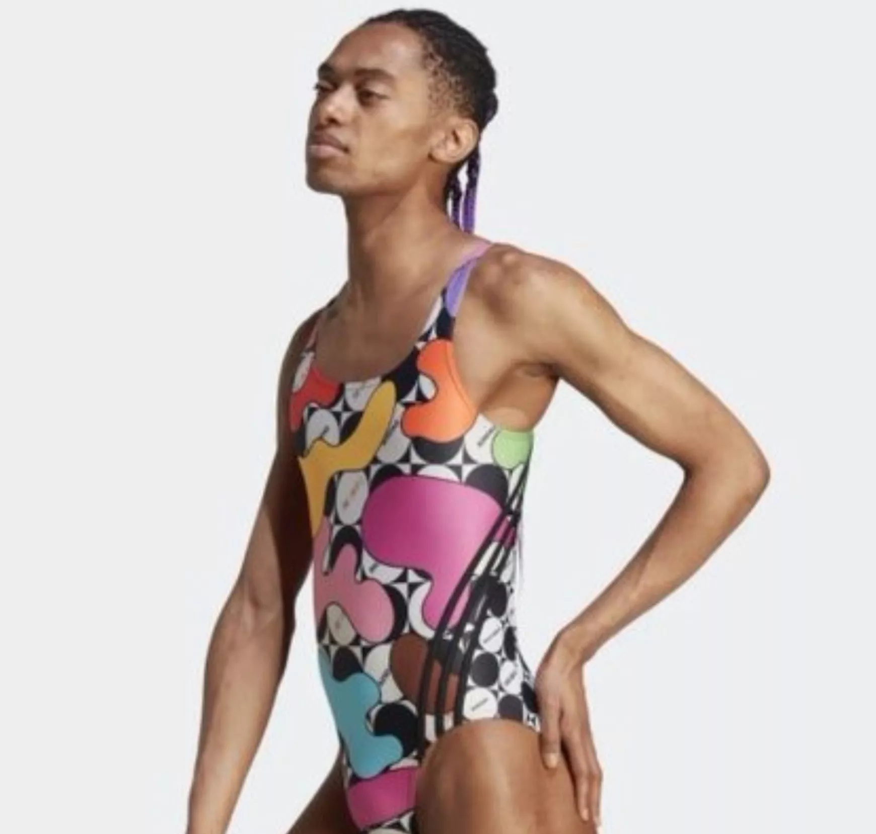 Adidas női fürdőruha-reklám az USA-ban - 2023