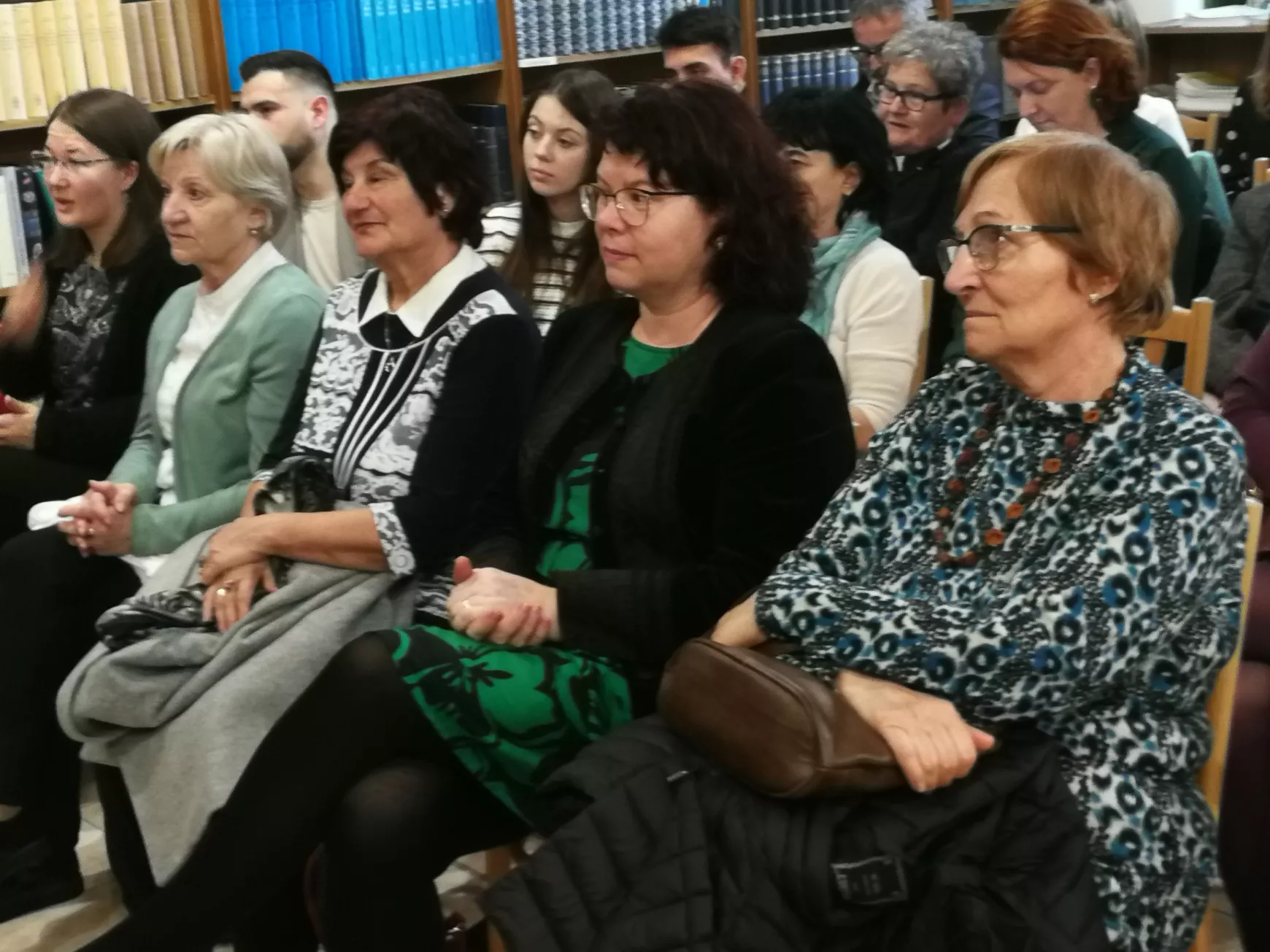 A hazai reformátusság száz évét felölelő könyvek felvidéki bemutatója Komáromban - KÉPEKKEL 