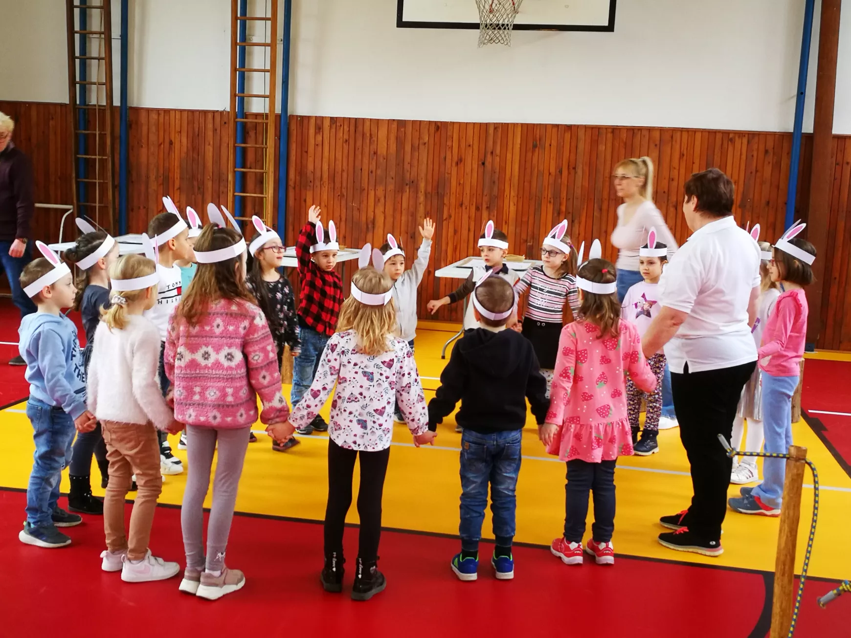 Sulihívogató-húsvétváró vigasság komáromi ovisoknak a Munka Utcai Alapiskolában - KÉPEKKEL