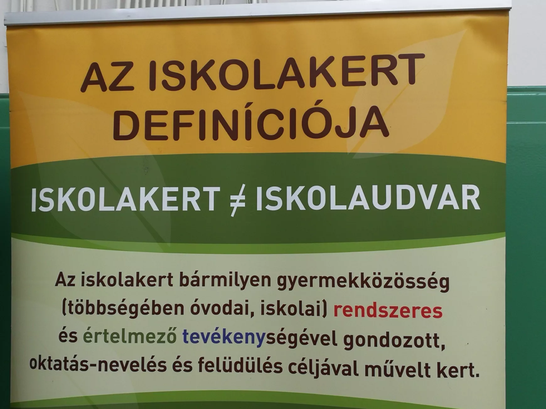 iskolakert