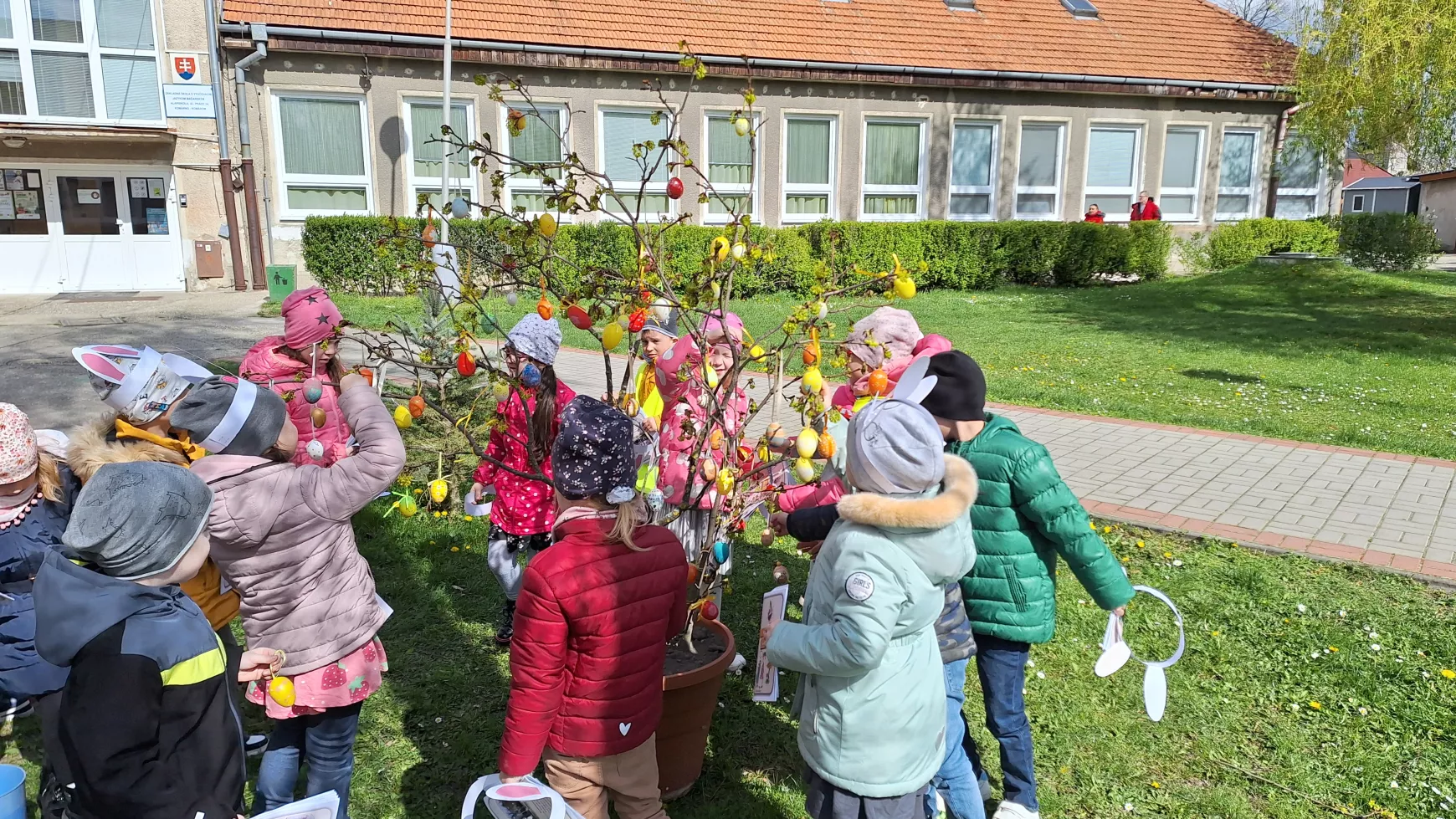 Sulihívogató-húsvétváró vigasság komáromi ovisoknak a Munka Utcai Alapiskolában - KÉPEKKEL