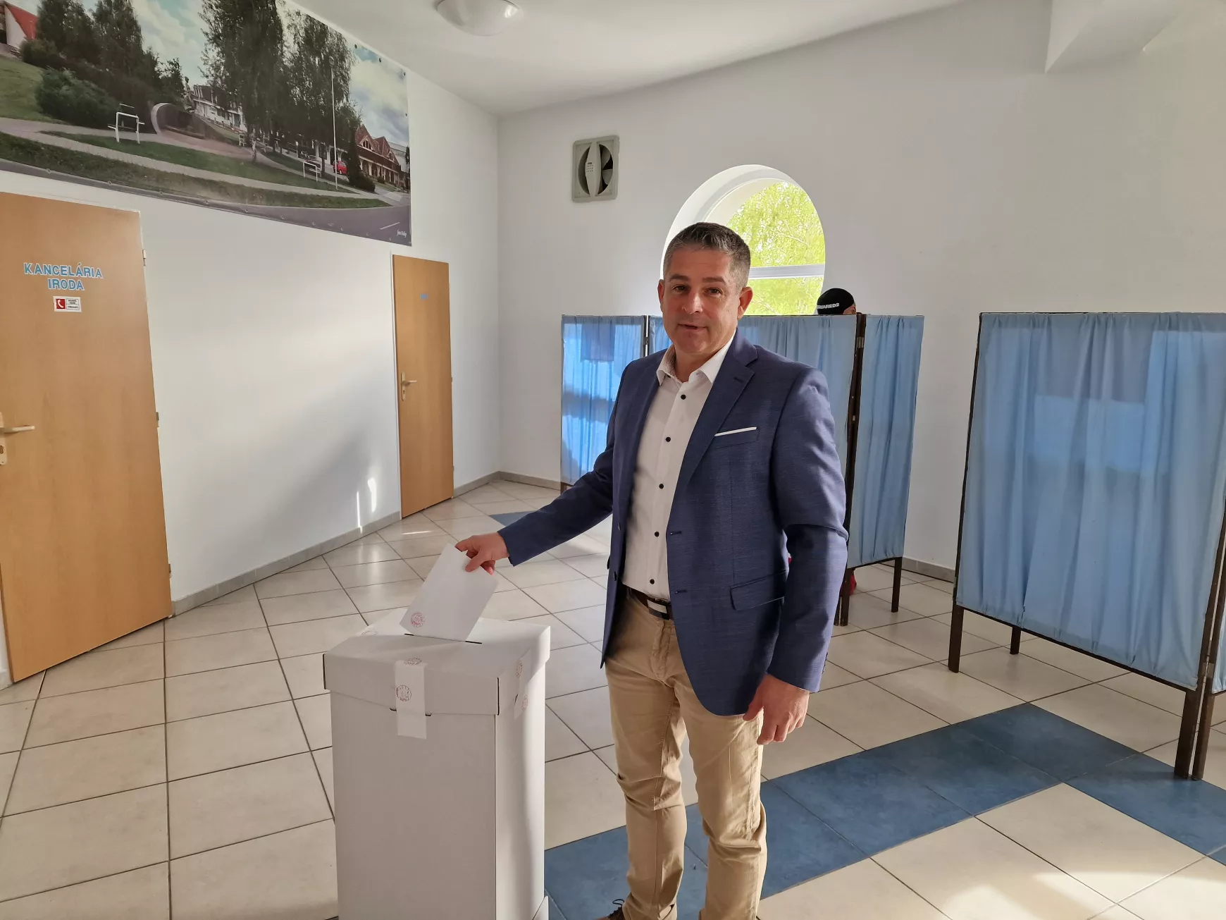 Becse Norbert voksol a 2024-es államfőválasztás második körében.