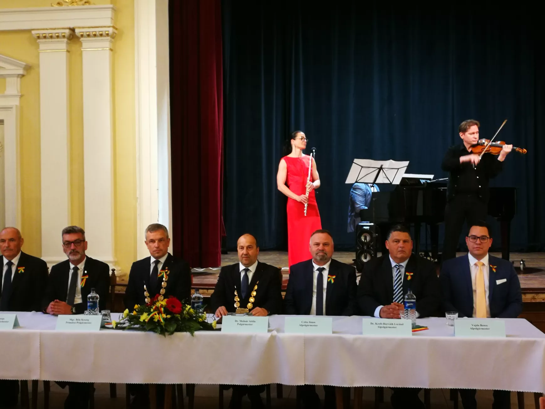 Közös ünnepi testületi üléssel kezdődött a hagyományos Komáromi Napok rendezvénysorozat – KÉPEKKEL