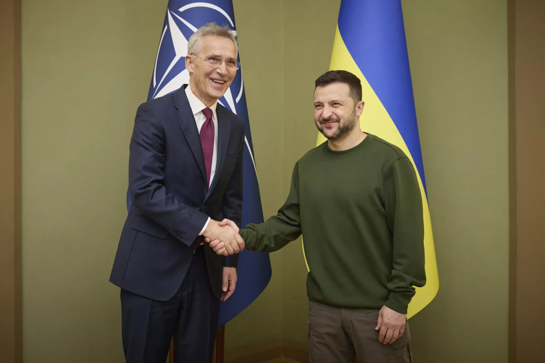 Jens Stoltenberg és Volodimir Zelenszkij Kijevben