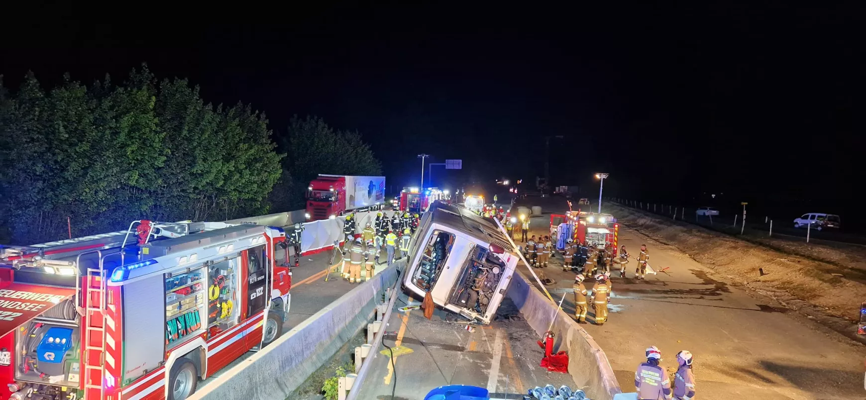 2024-05-11 buszbaleset Ausztria A1 Thalgau