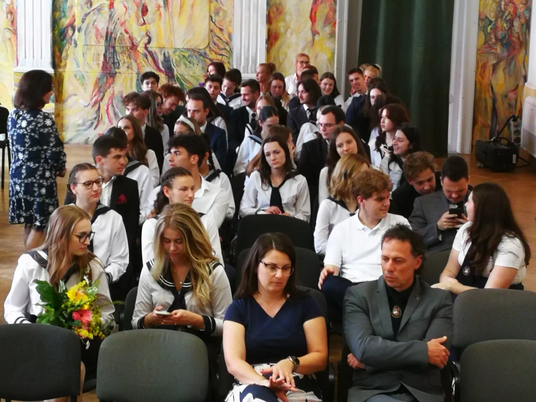 Éretten és felszabadultan távoztak a „Selye-gimiből” az idei végzősök