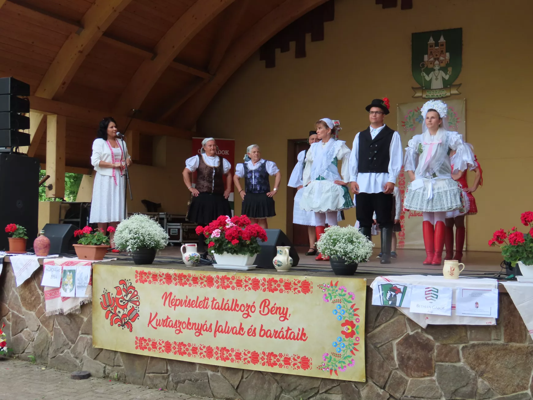 Népviseleti Találkozó Bény