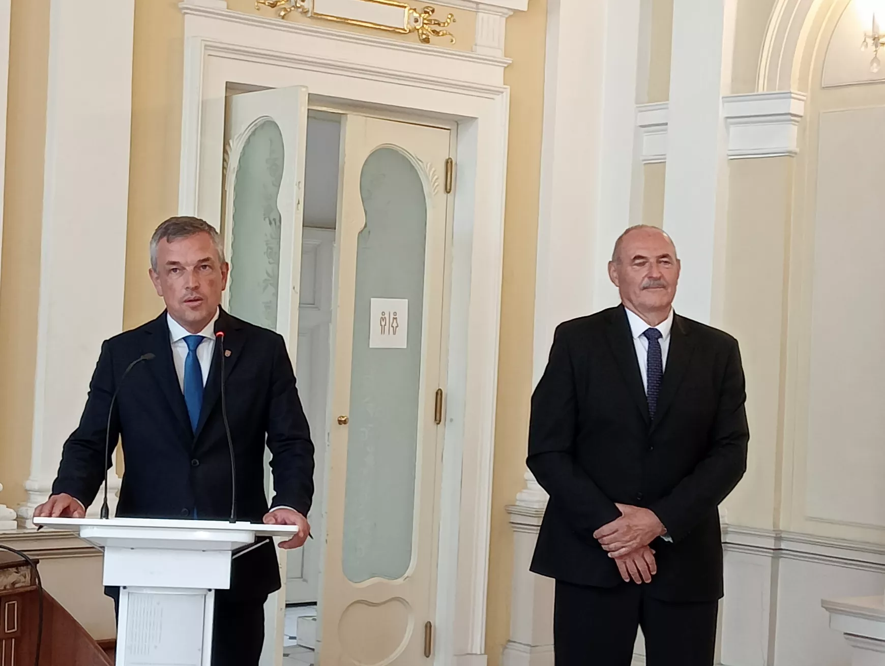  Megjutalmazták Komárom legsikeresebb diákjait – KÉPEKKEL