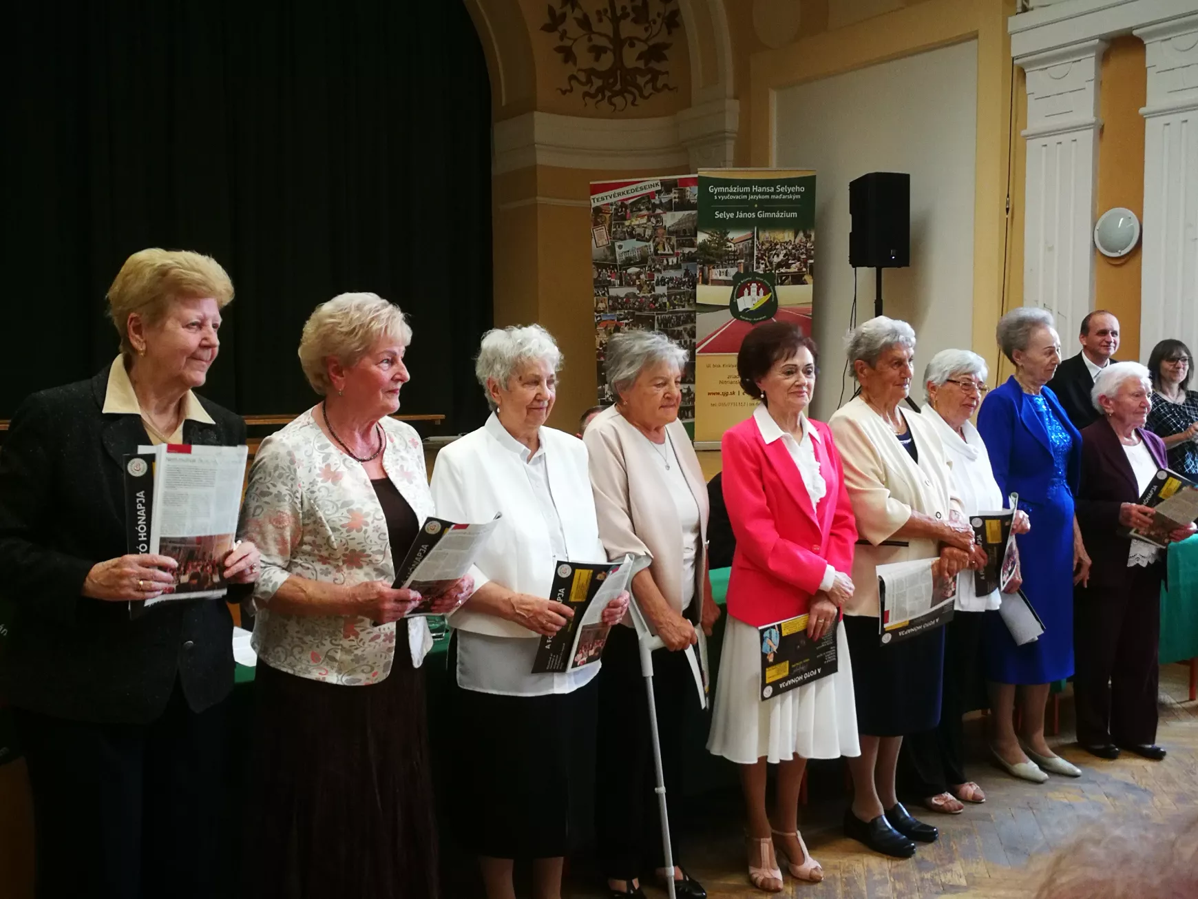 Örömkönnyes jubileumi Nagytalálkozót tartottak a Selye János Gimnáziumban - KÉPEKKEL