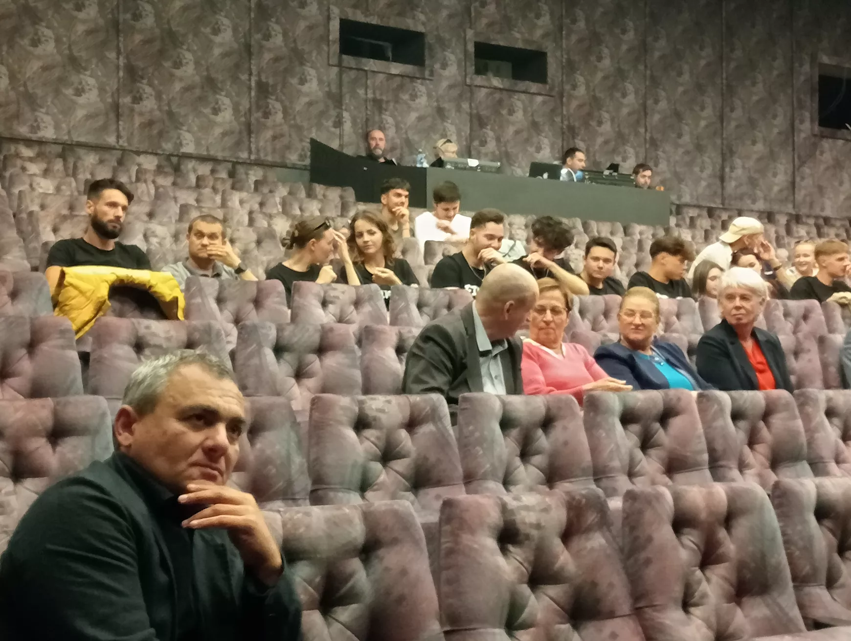 Kacajt fakasztó Rejtő-esttel indult az 59. Jókai Napok országos színjátszó fesztivál - KÉPEKKEL