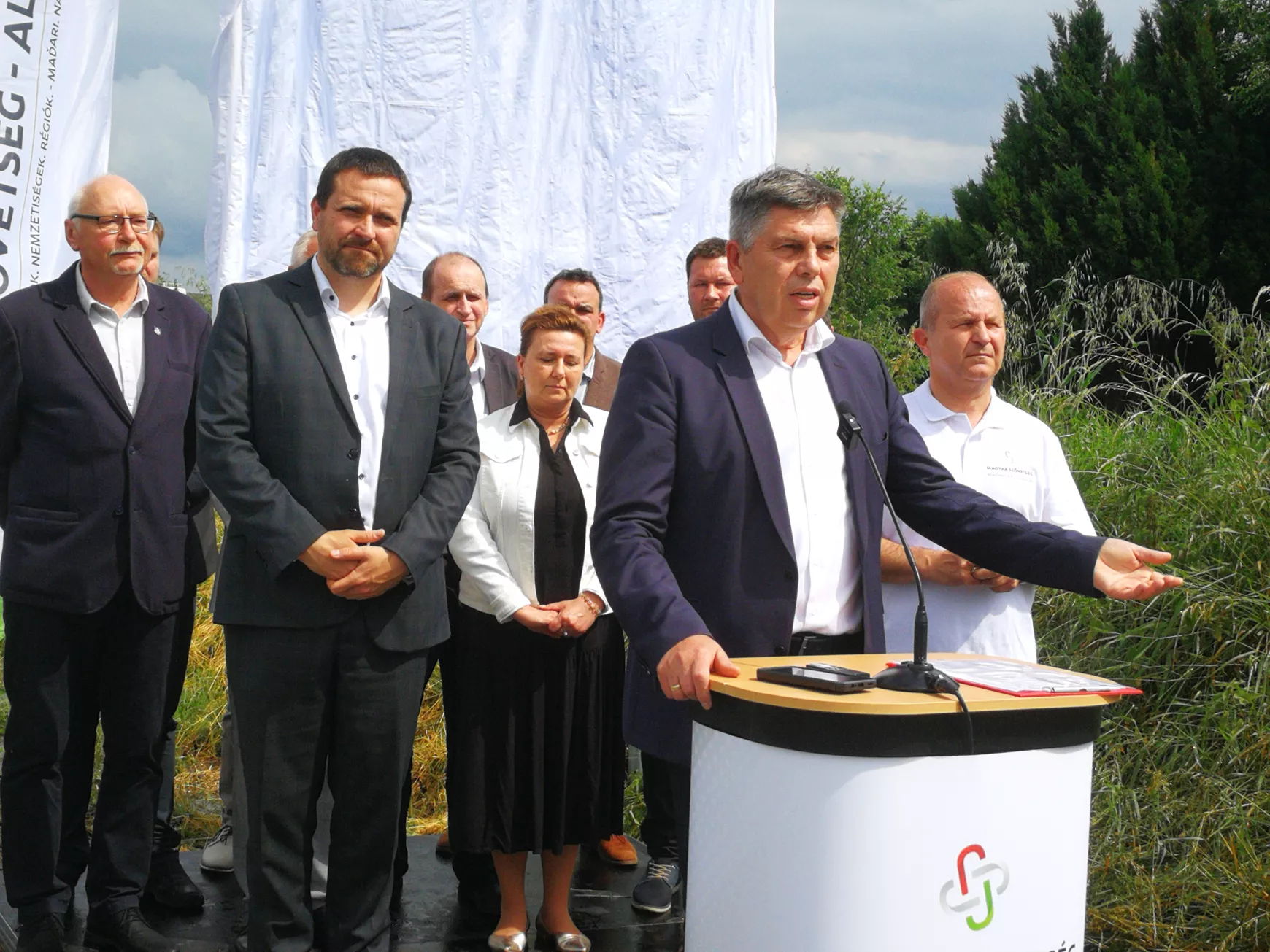 Mérföldkőhöz értünk a közúti irányjelzőtáblák kétnyelvűsítése terén - KÉPEKKEL