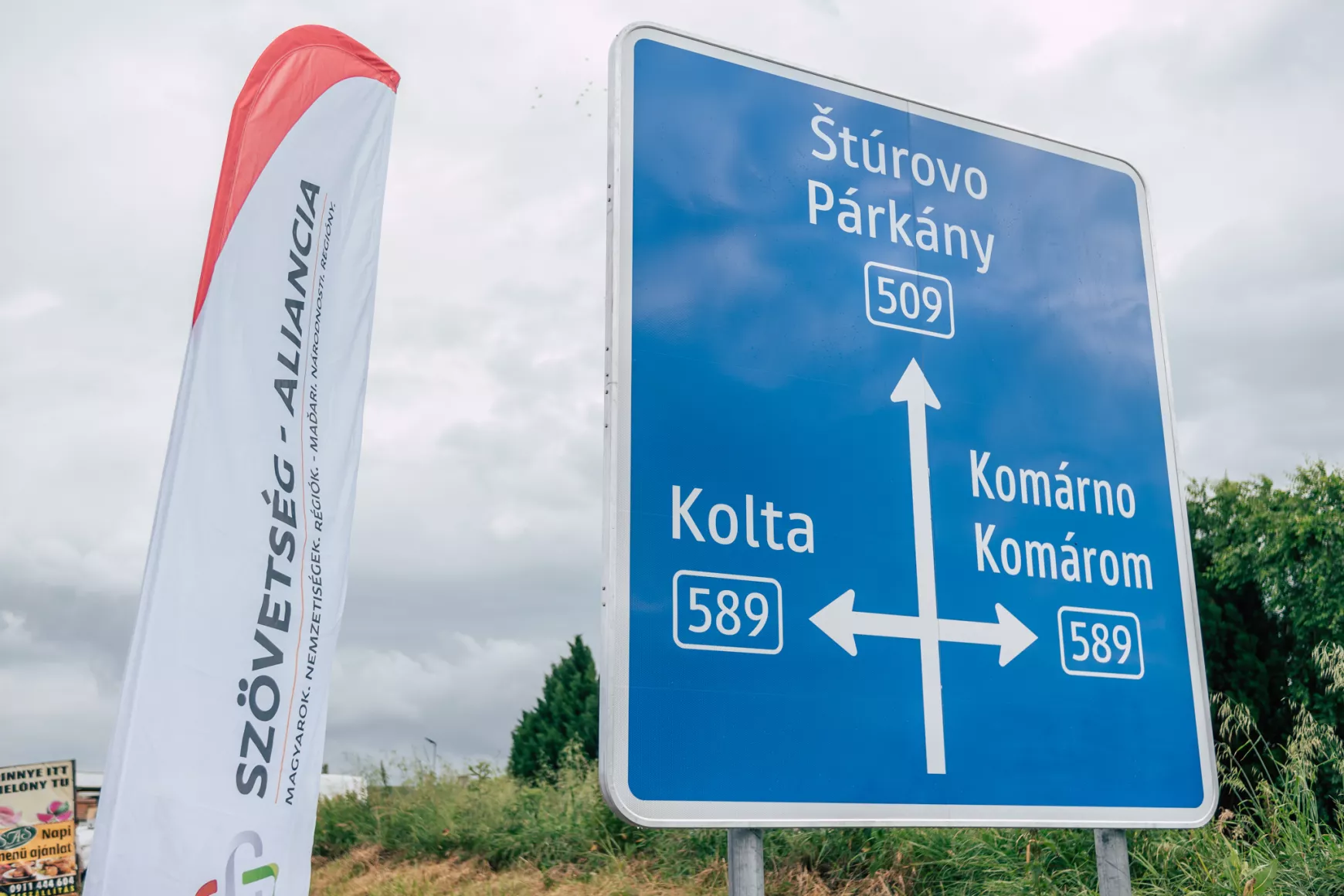 Mérföldkőhöz értünk a közúti irányjelzőtáblák kétnyelvűsítése terén - KÉPEKKEL