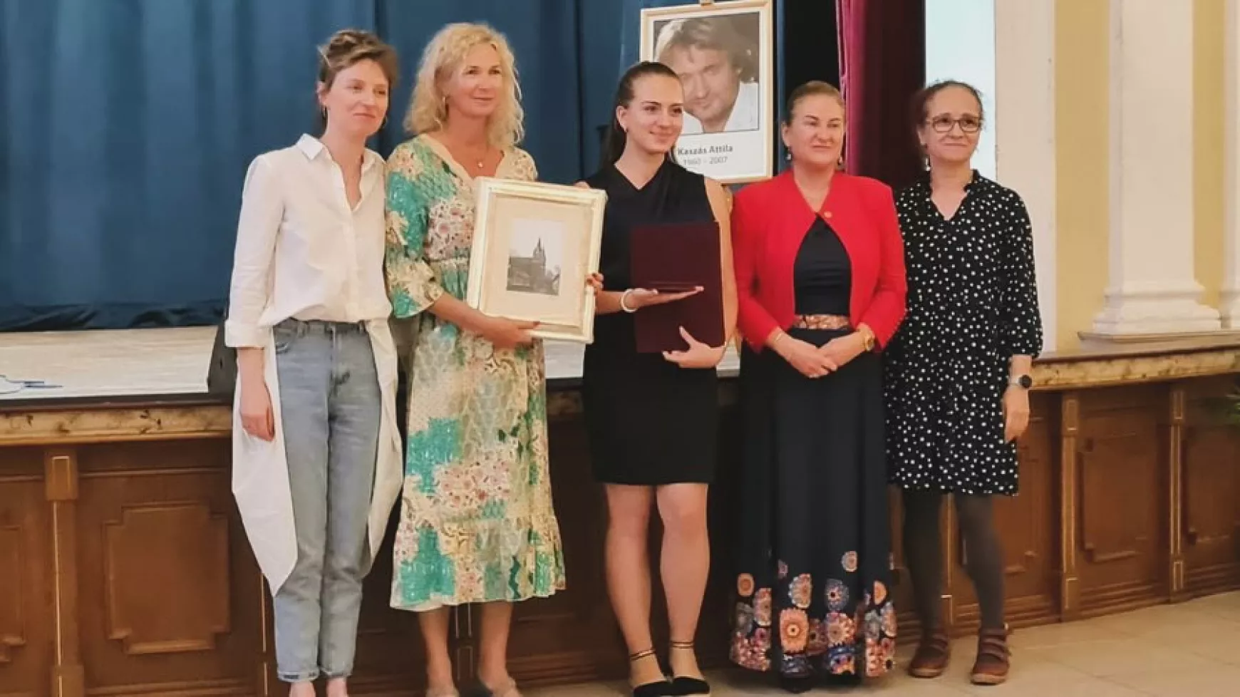  XVII. Kaszás Attila Versmondó Fesztivál: a „selyés“ Nagy Kingáé lett a fődíj - KÉPEKKEL