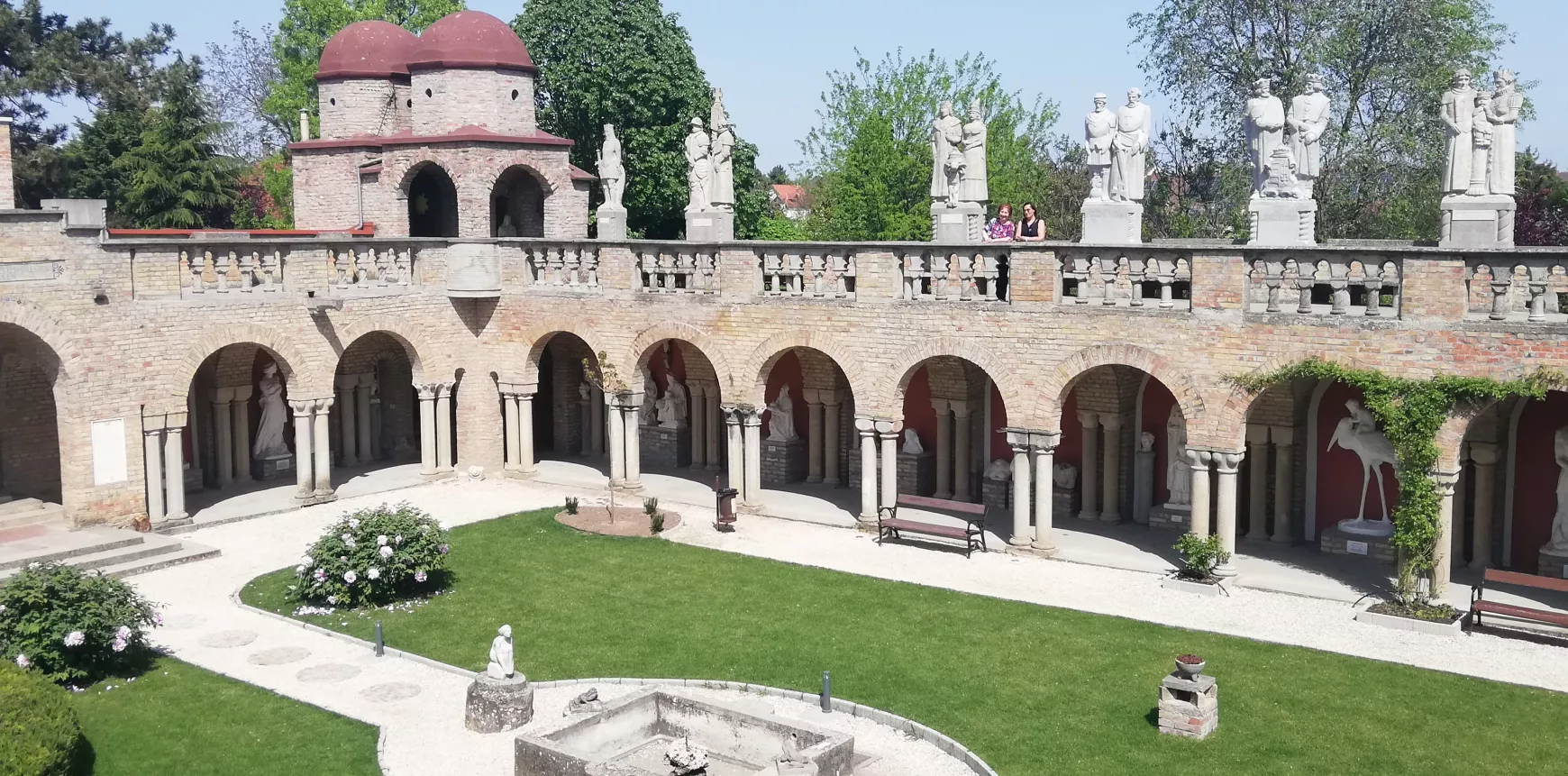Látogatás a Bory-várban - Építész lett, hogy szobrász lehessen!