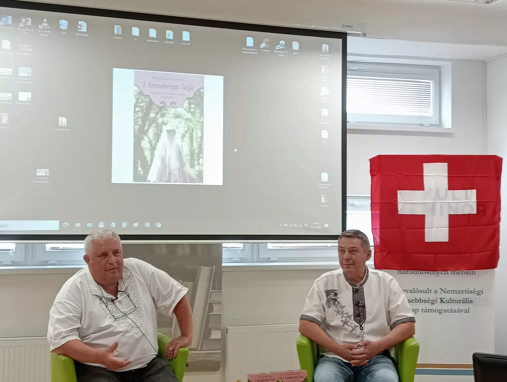 Hiánypótló könyv bemutatója aláírásgyűjtéssel, Komáromban - KÉPEKKEL