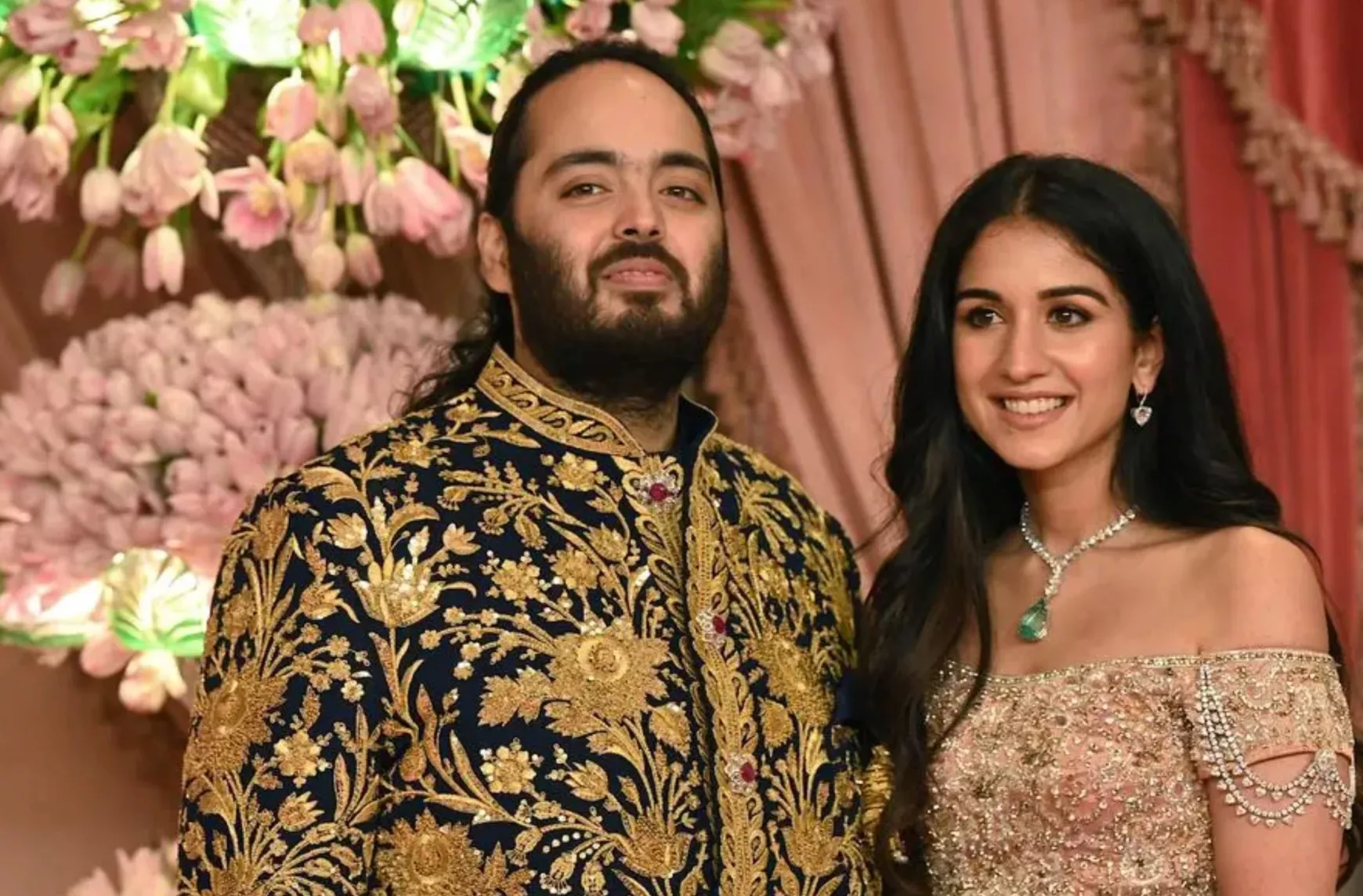 Mukes Ambani, indiai milliárdos legkisebb fia és annak menyasszonya
