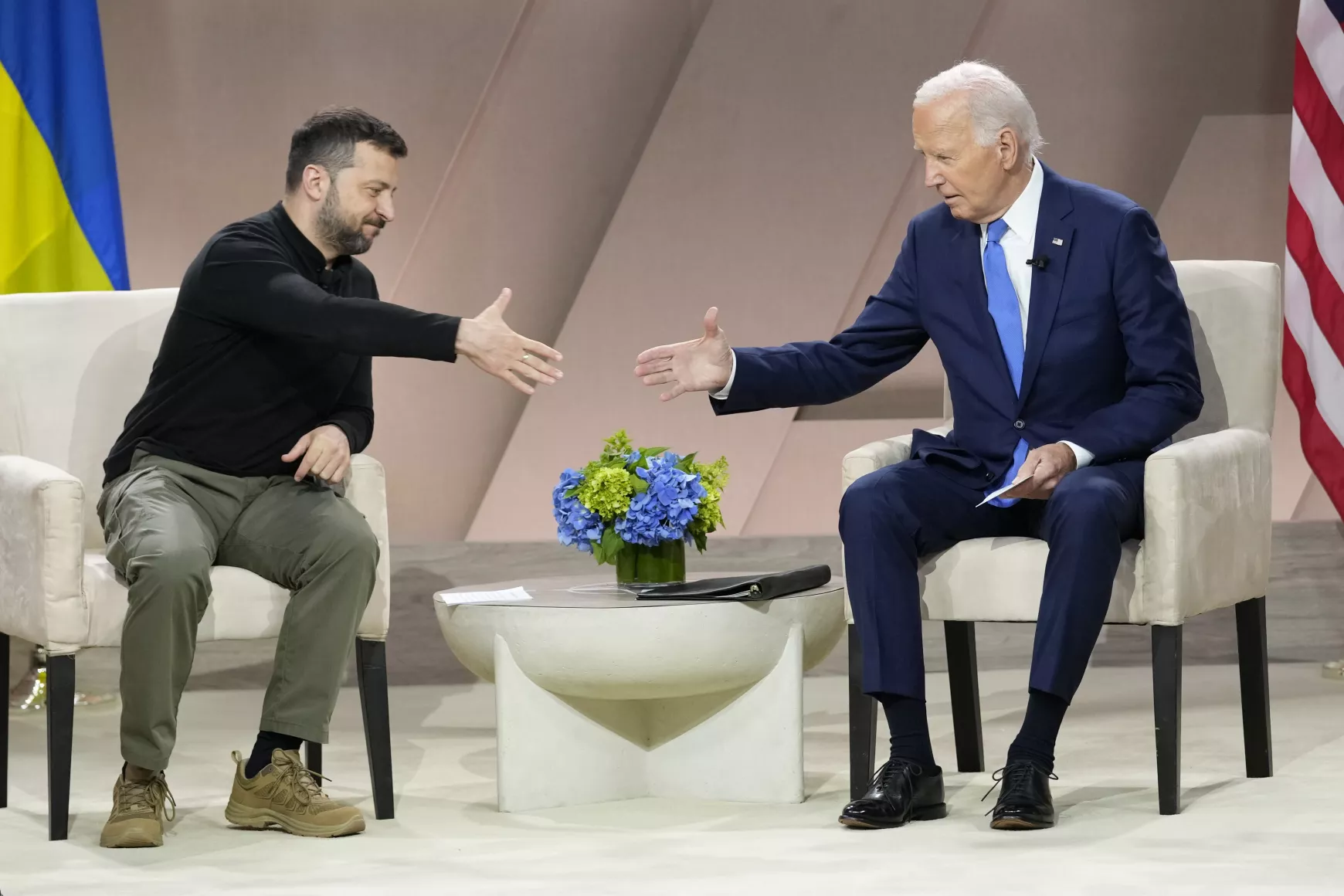 Zelenszkij és Biden_a NATO csúcson - 2024.07.11.