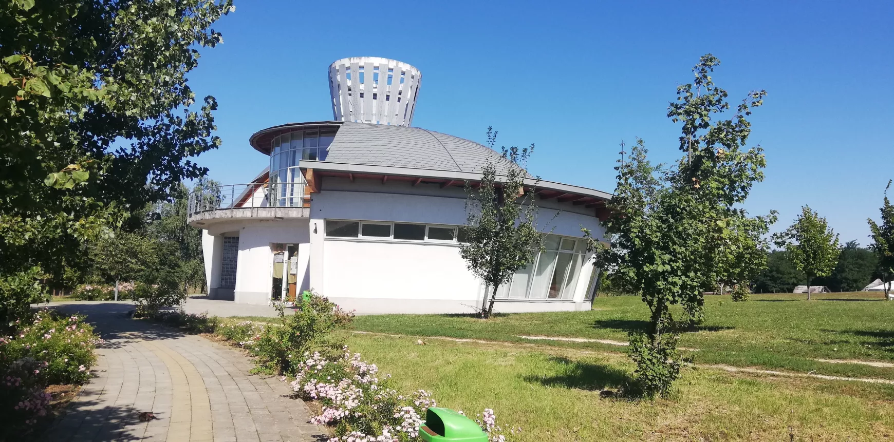 Látigatóközpont