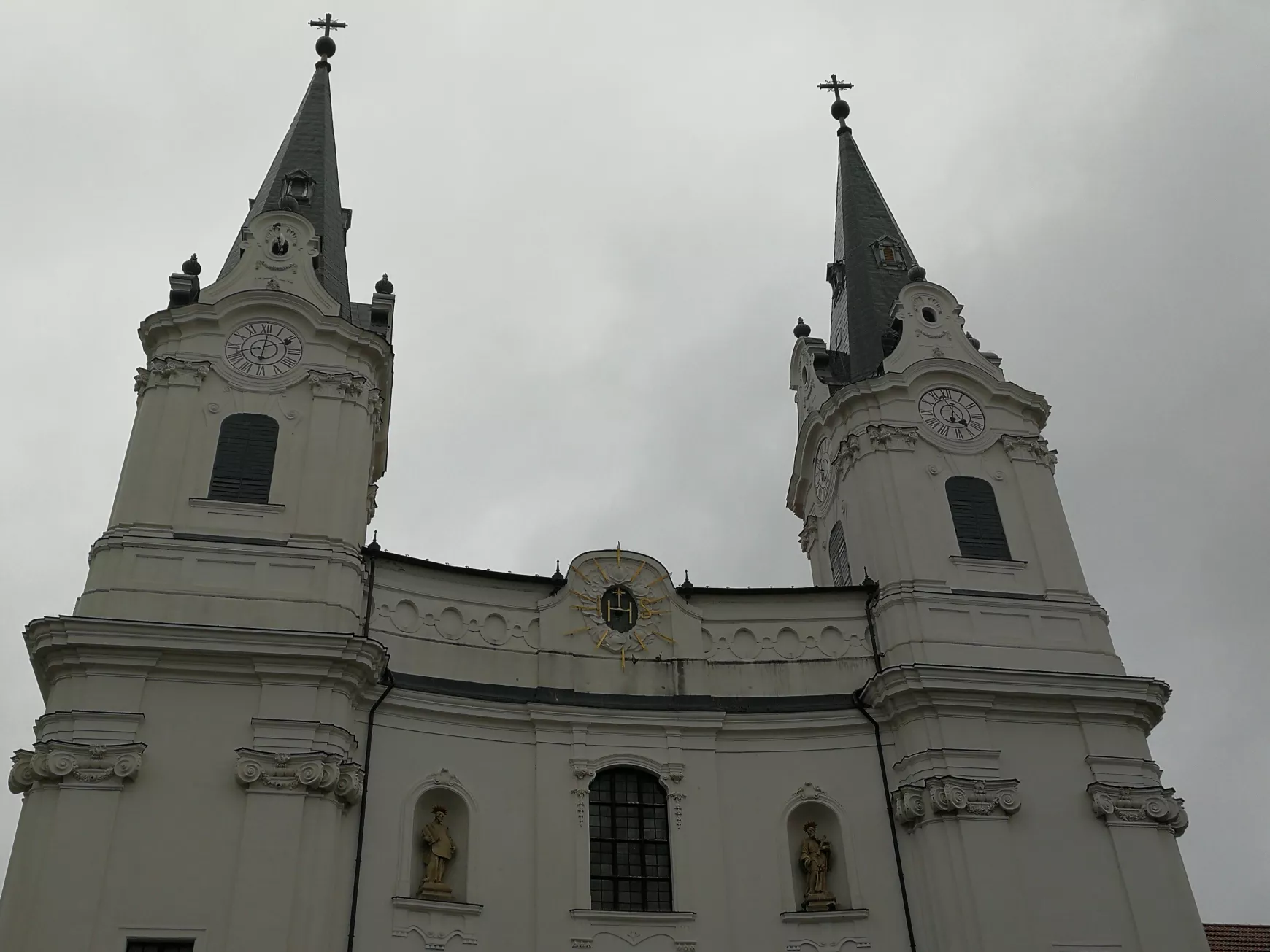 Újabb jelentős magyarországi támogatással folytatódhat a Szent András Bazilika felújítása