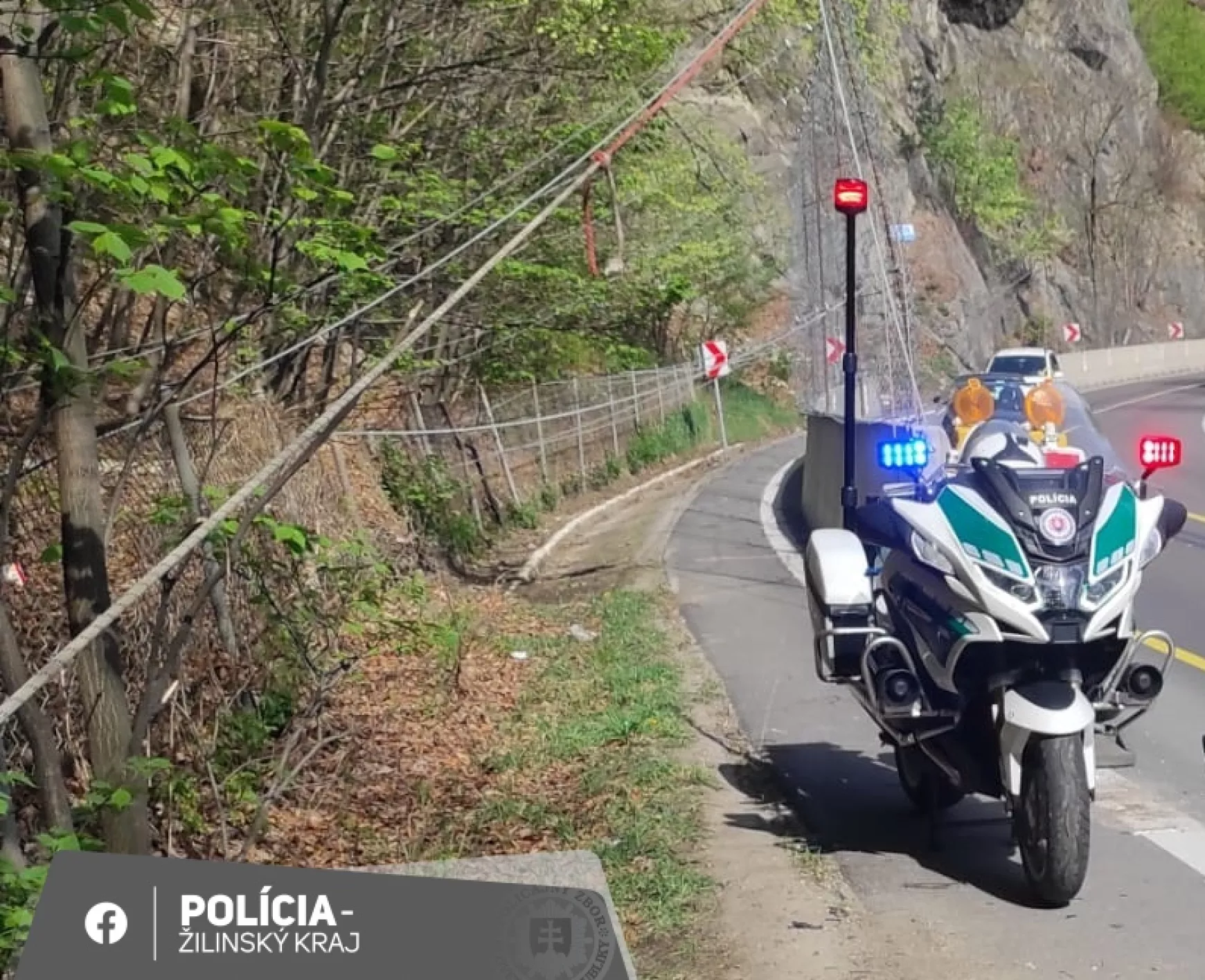 rendőrmotor útlezárás