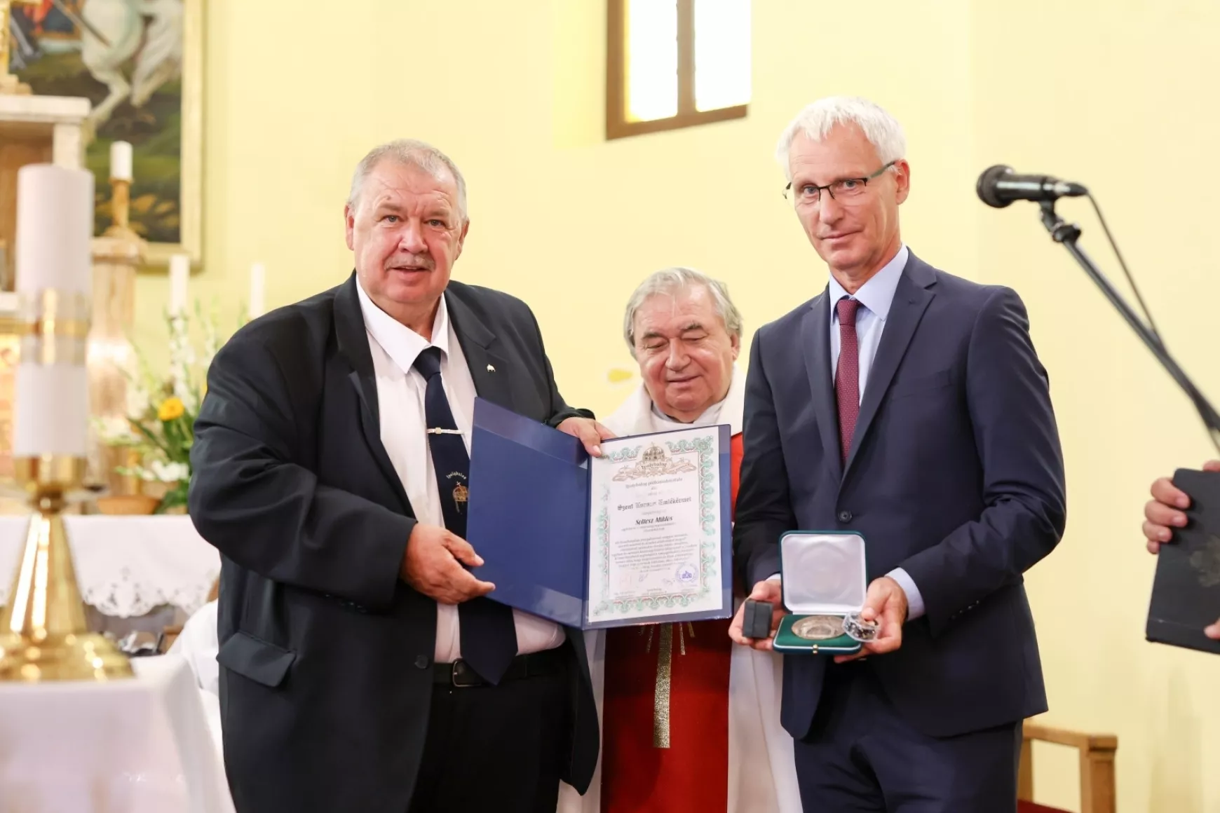 Állhatatosan: imádságban és erőben