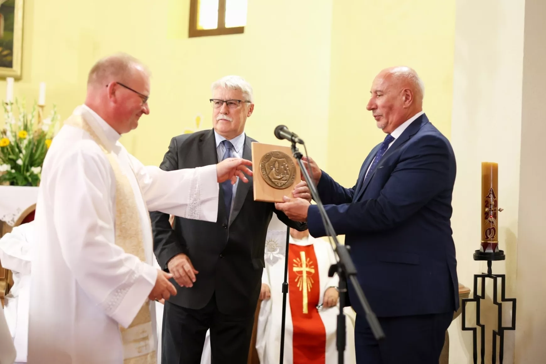 Állhatatosan: imádságban és erőben