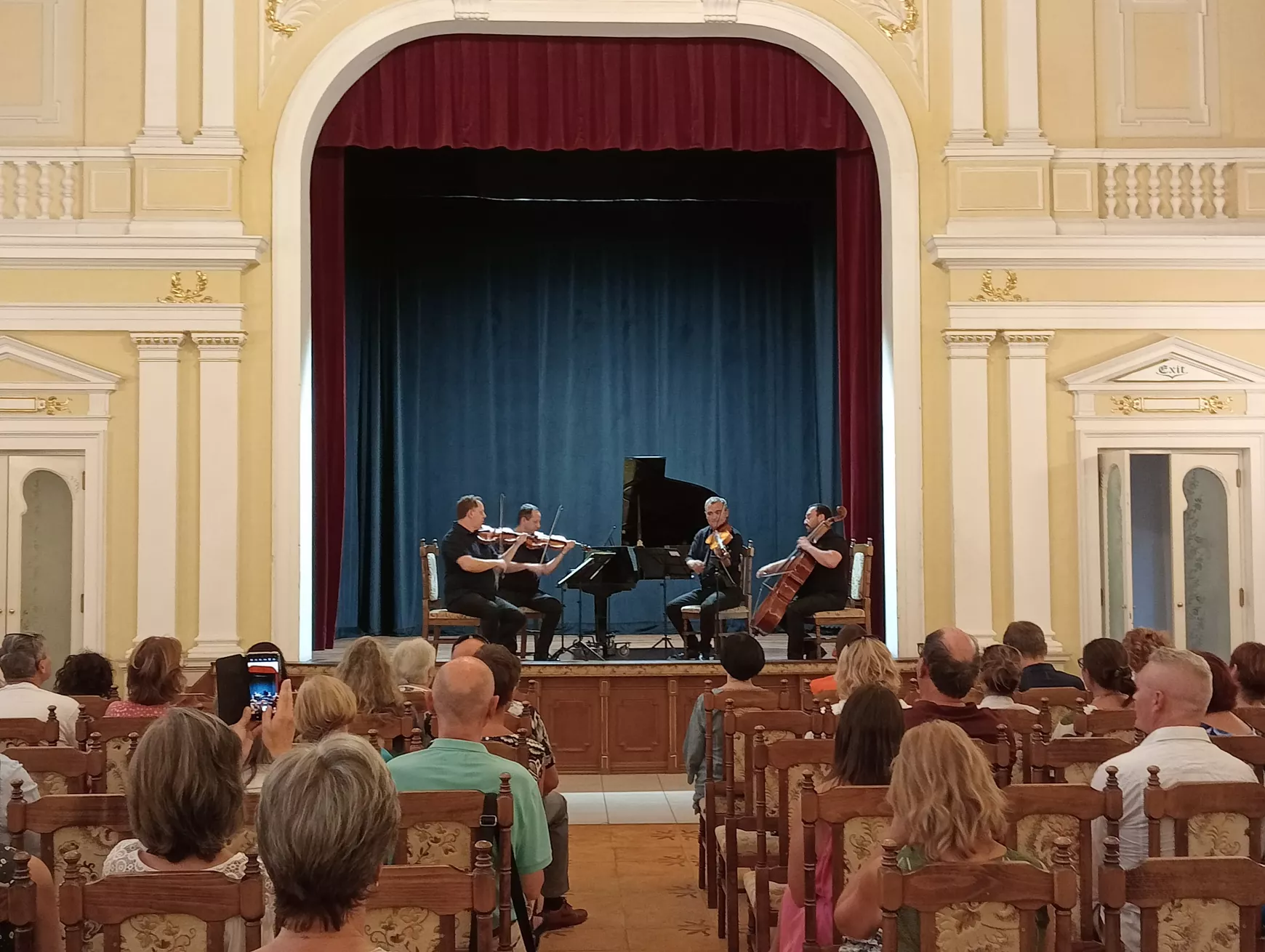 Fergeteges XV. KÚTfeszt-nyitány: kétszer tapsolták vissza a Beliczay Quartettet és vendégét, Ladislav Fančovičot – KÉPEKKEL