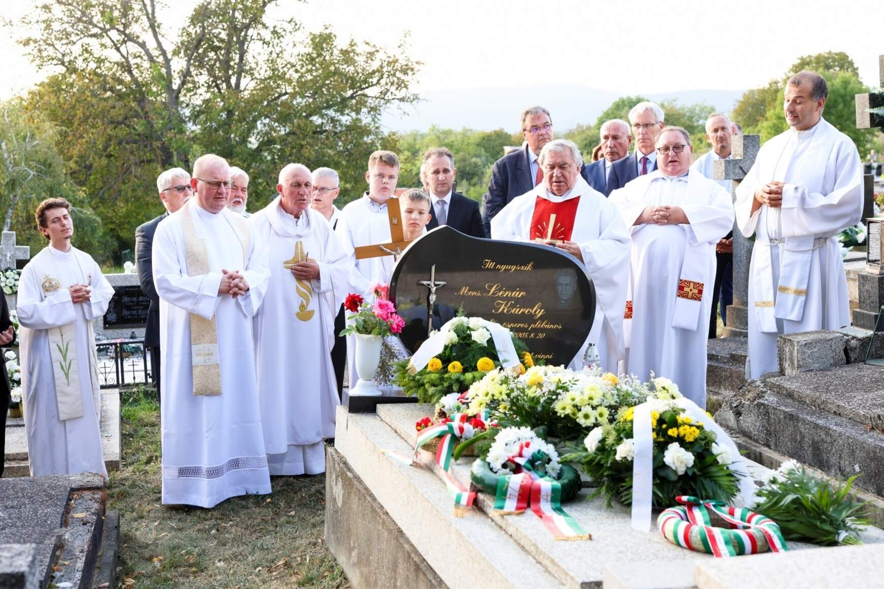 Állhatatosan: imádságban és erőben