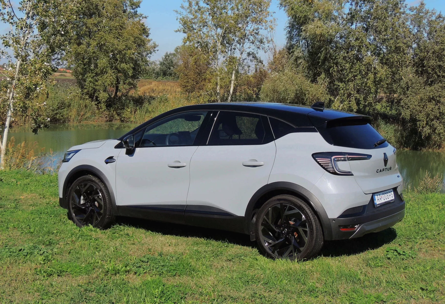 Renault Captur E-Tech full hybrid 145