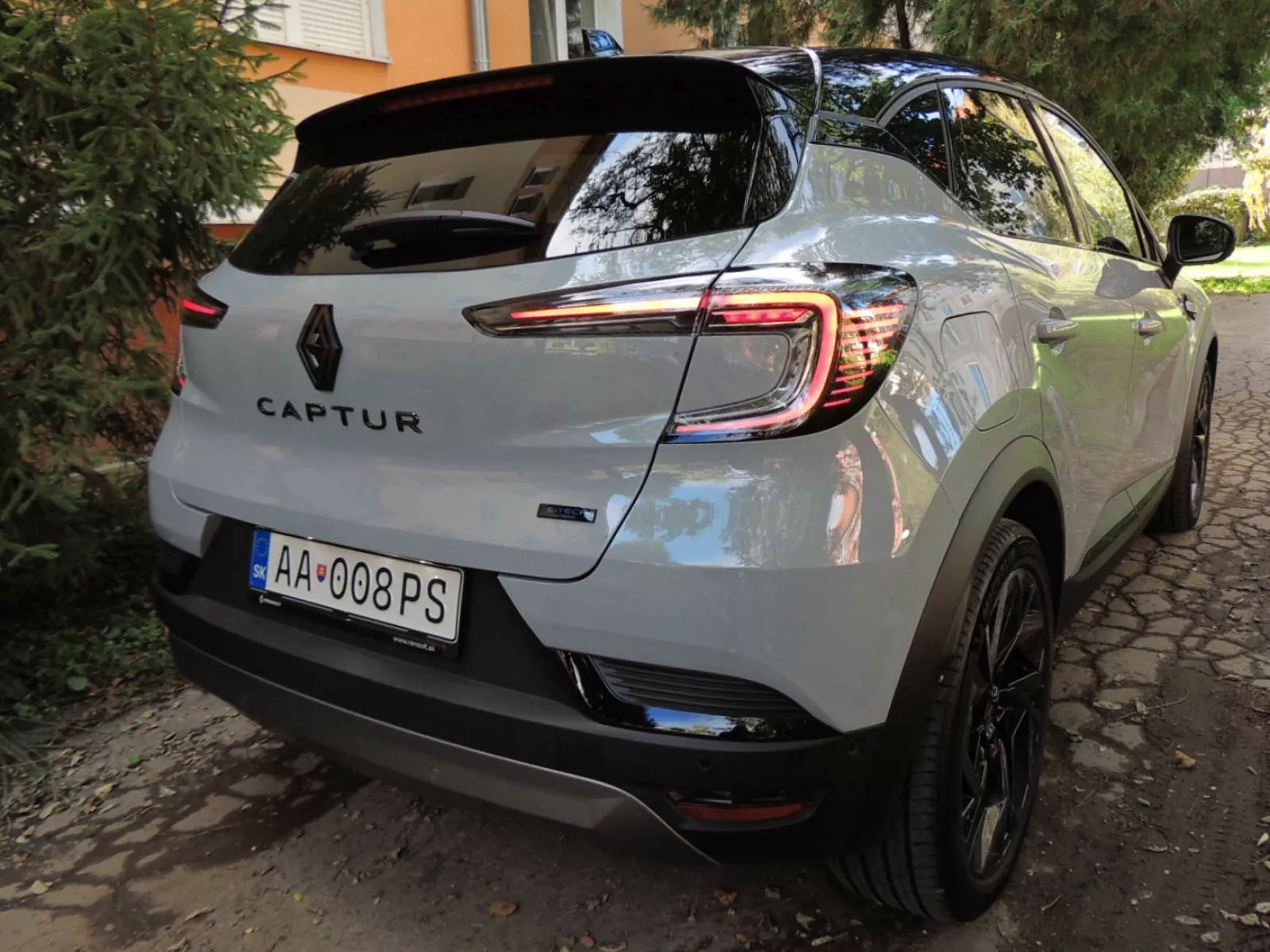 Renault Captur E-Tech full hybrid 145