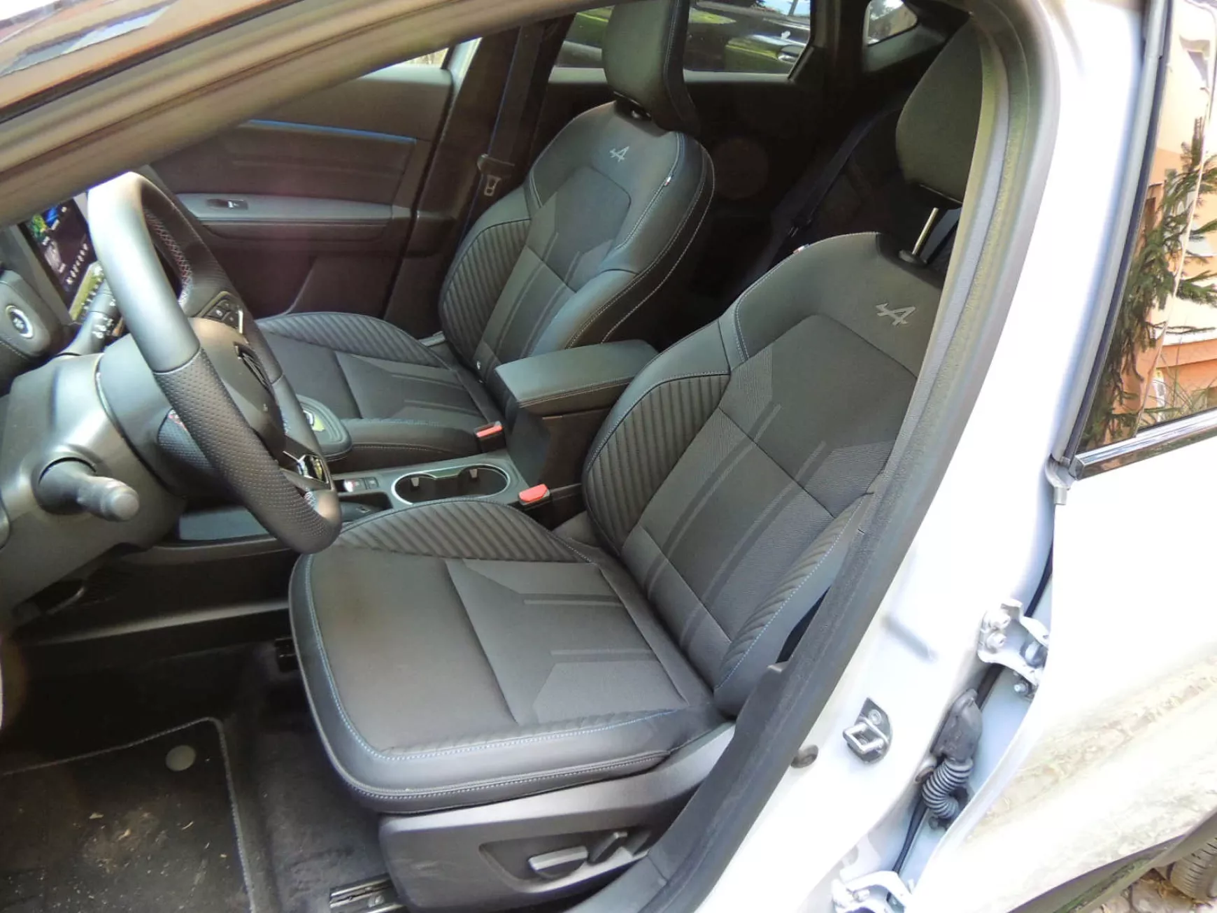Renault Captur E-Tech full hybrid 145