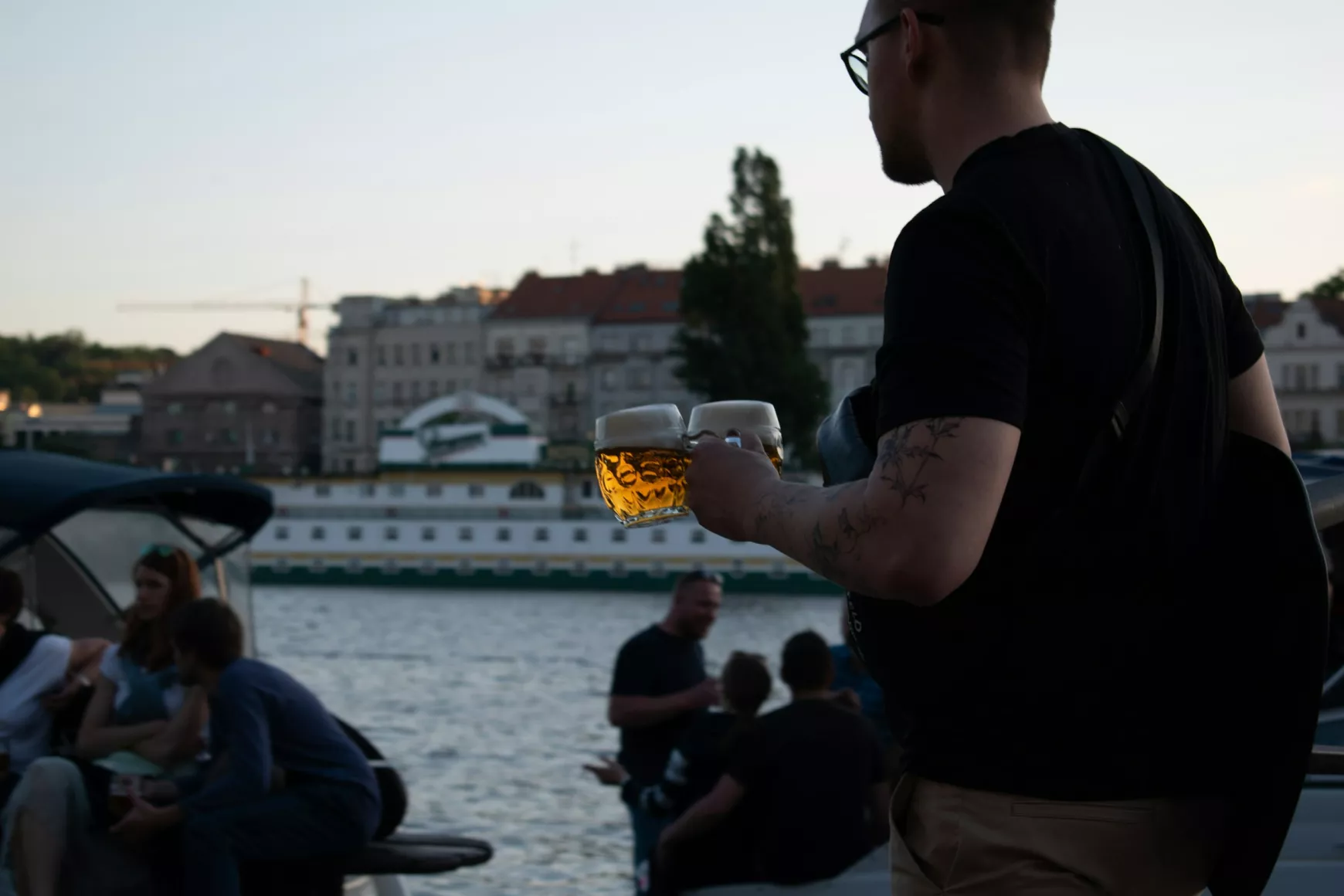 Prága sörtúra turisták