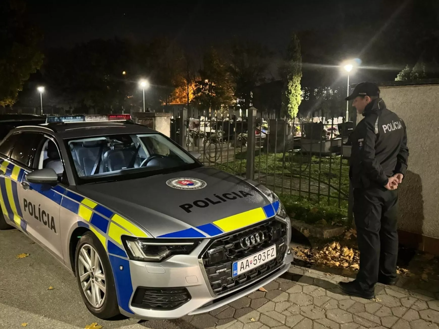 rendőr, rendőrség, közlekedés, ellenőrzés, mindenszentek, halottak napja