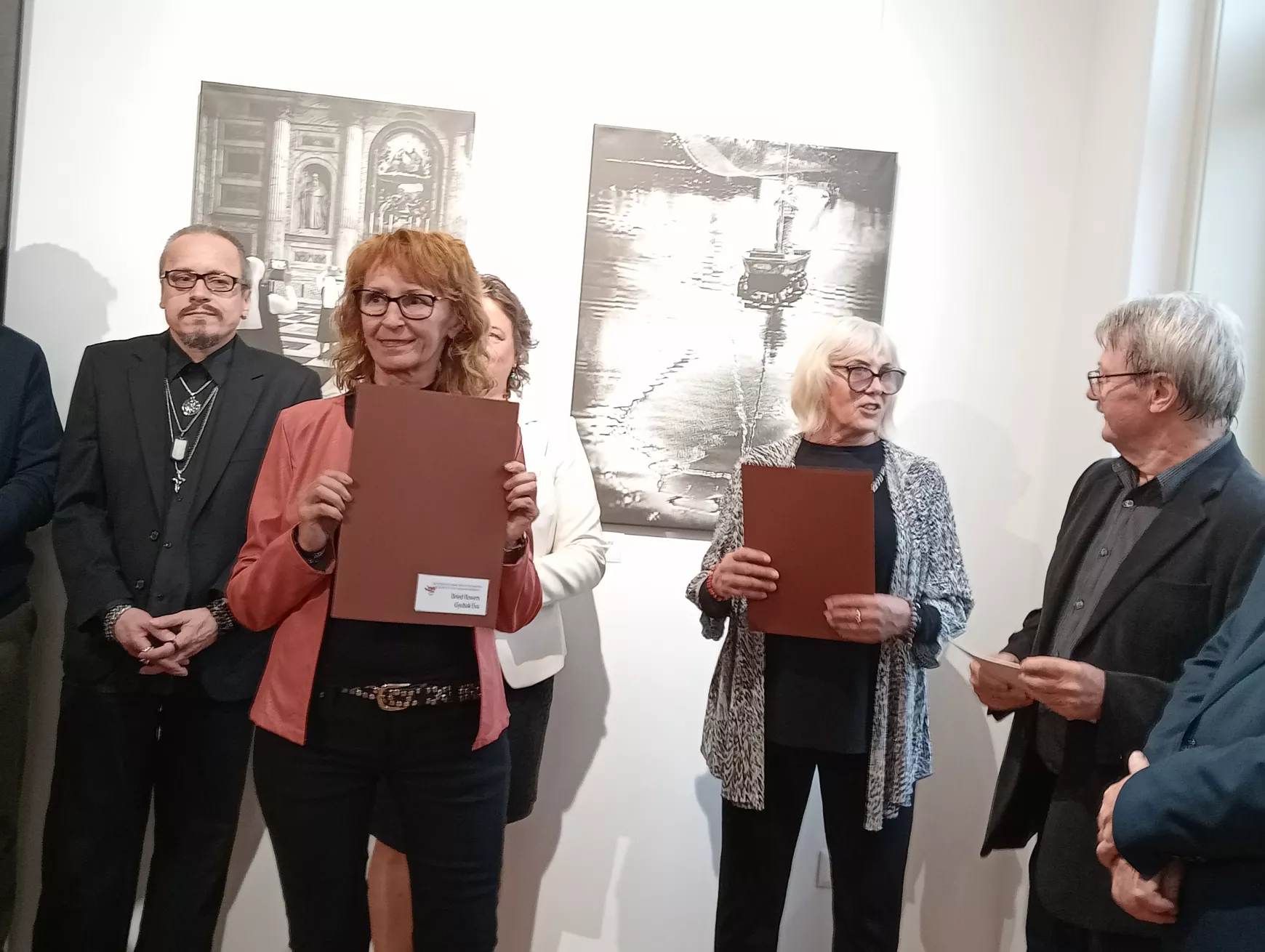 Nívós jubileumi fotókiállítás nyílt a komáromi Platz Galériában - KÉPEKKEL