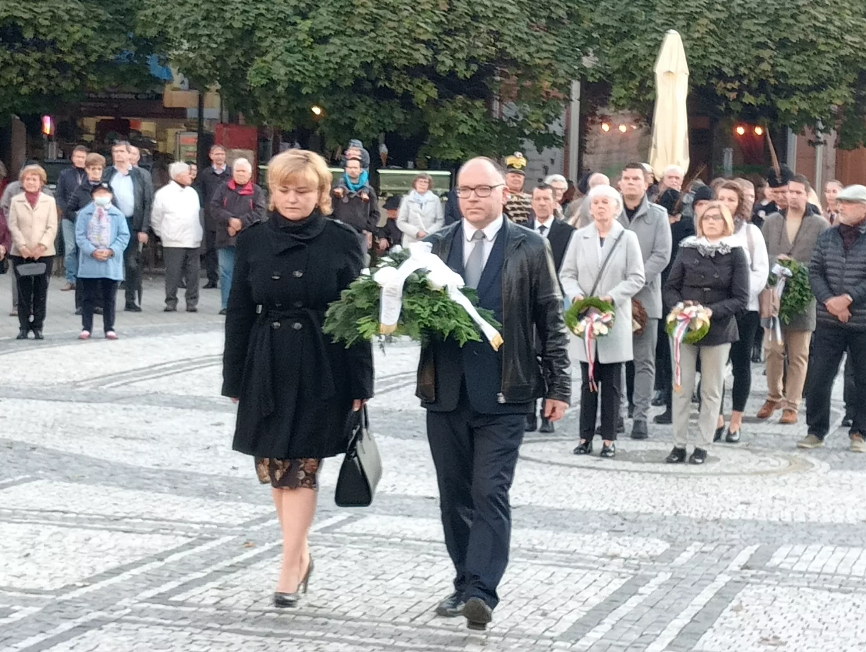 Gyásznapi megemlékezés Komáromban: erőt és motivációt kell kovácsolnunk a tragédiáinkból – KÉPEKKEL