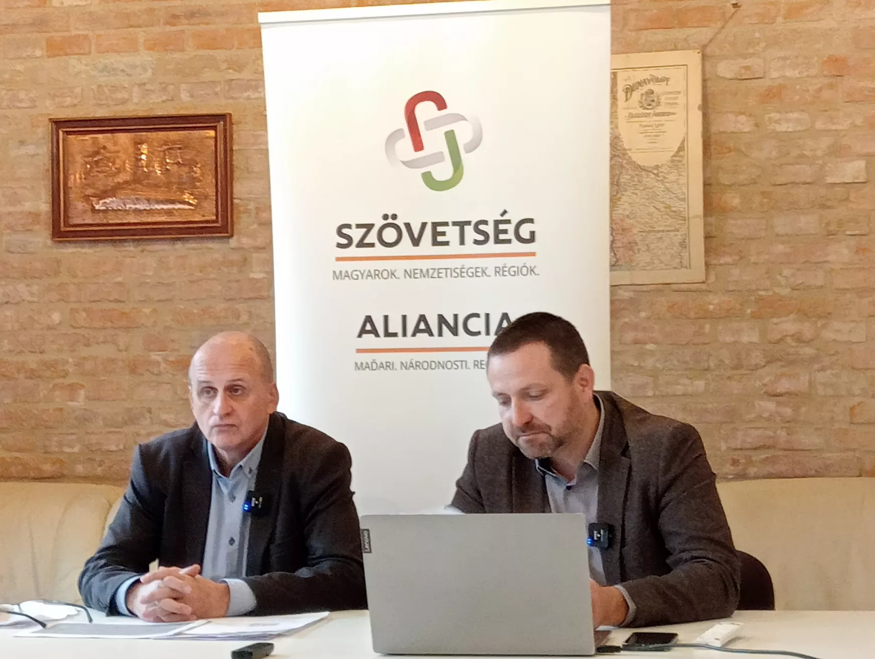 Múzeum- és iskolafelújításról, pénzkérdésekről egy komáromi sajtótájékoztatón - KÉPEKKEL