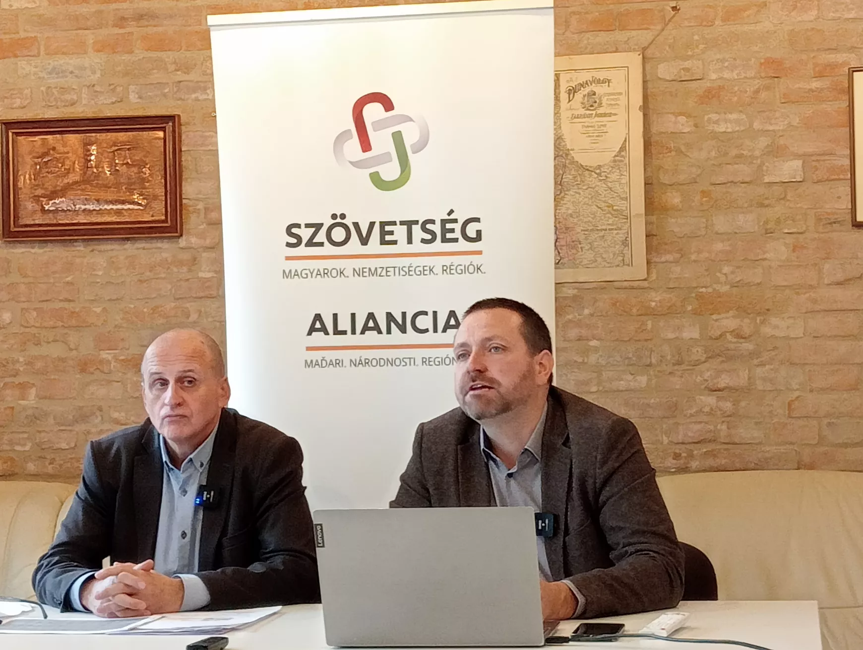 Múzeum- és iskolafelújításról, pénzkérdésekről egy komáromi sajtótájékoztatón - KÉPEKKEL
