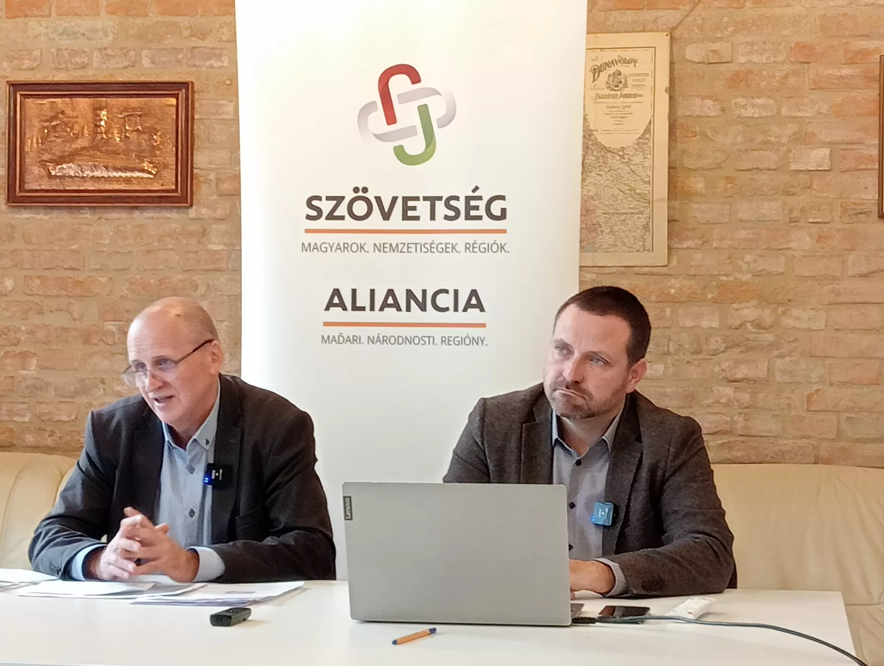 Múzeum- és iskolafelújításról, pénzkérdésekről egy komáromi sajtótájékoztatón - KÉPEKKEL
