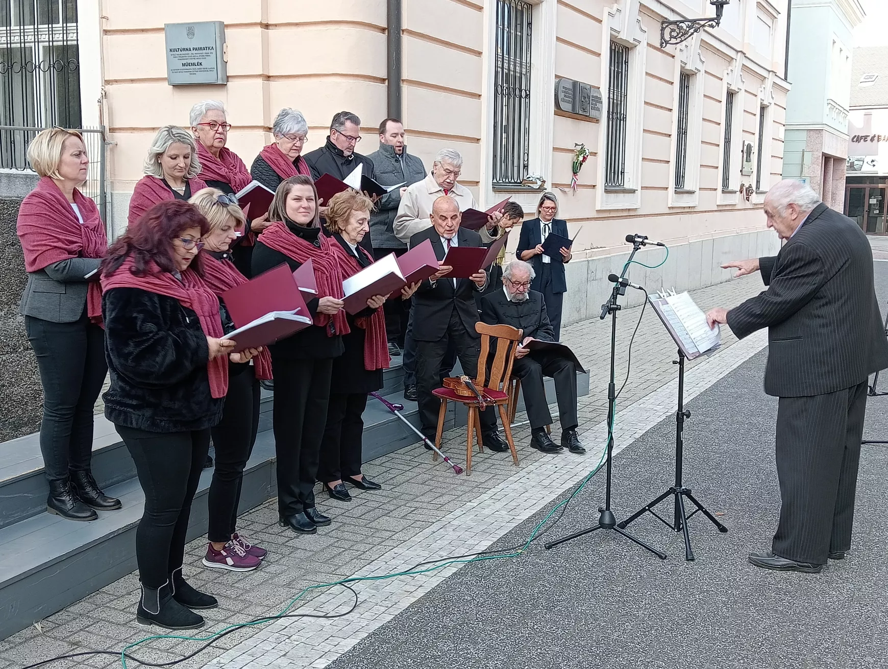 Komáromi emléktábla és kültéri kiállítás emlékeztet a 130 évvel ezelőtt született Berecz Gyulára - KÉPEKKEL