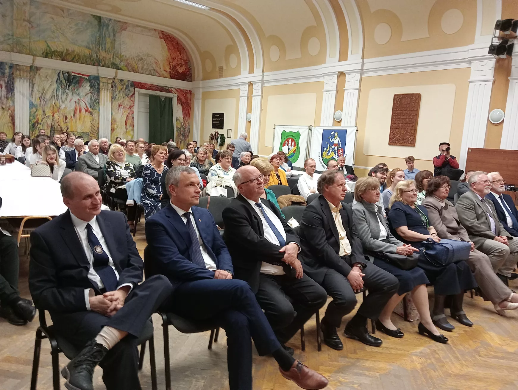  Méltóképpen ünnepelte meg 20. születésnapját a komáromi „gimis véndiákok baráti köre” - KÉPEKKEL 