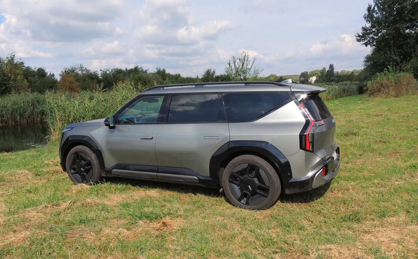 kia-ev9-gt-l-7-03
