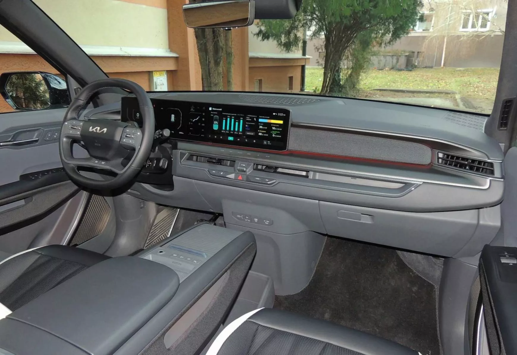 kia-ev9-gt-l-7-07
