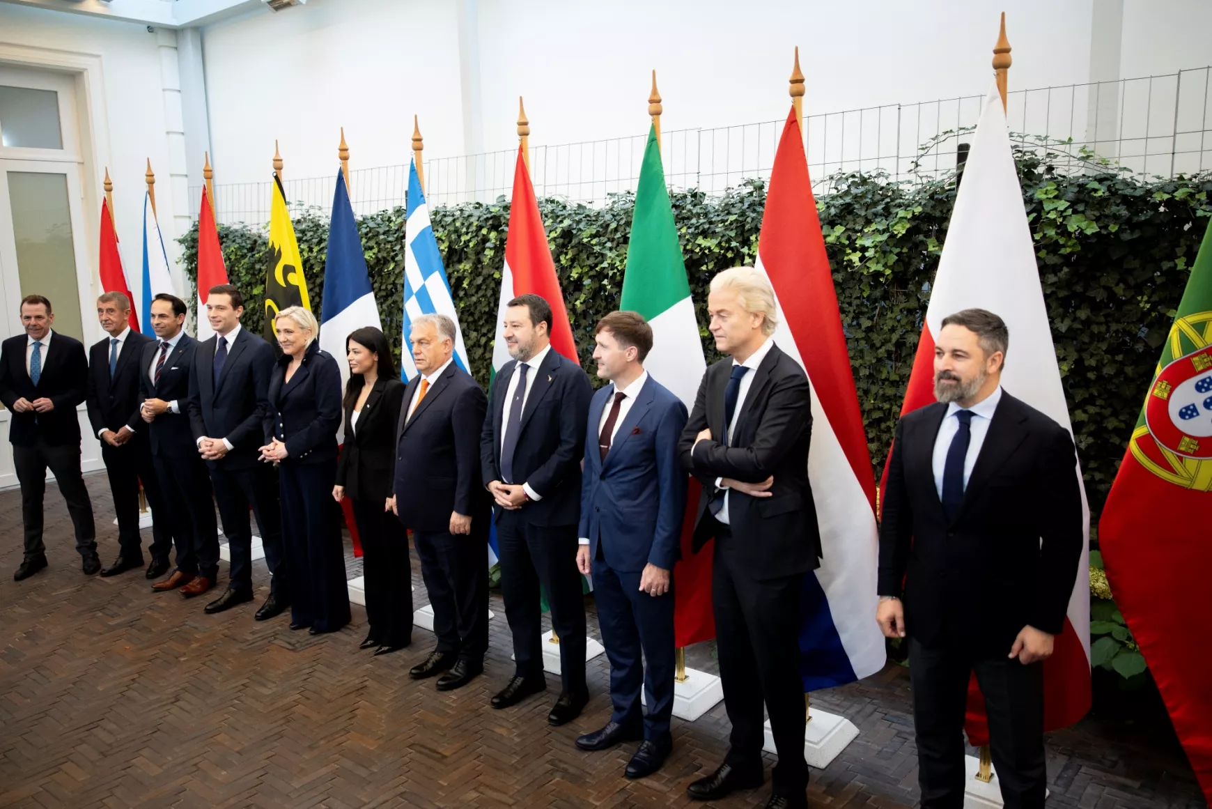 Nem hagyják magukat