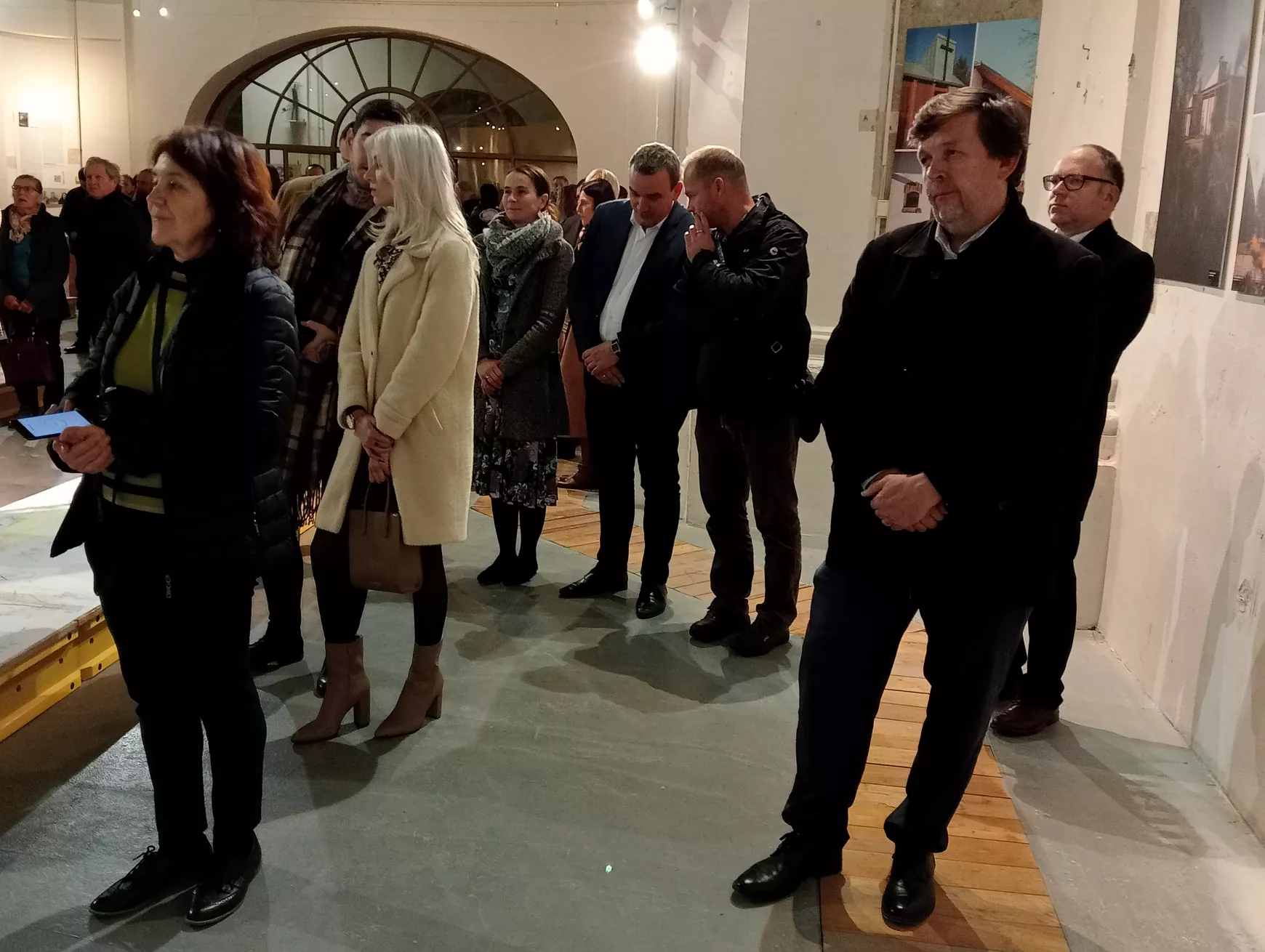 Ötven év a Földön, huszonöt év a pályán: Smidt Tamás építész kiállítása a Limes galériában - KÉPEKKEL 