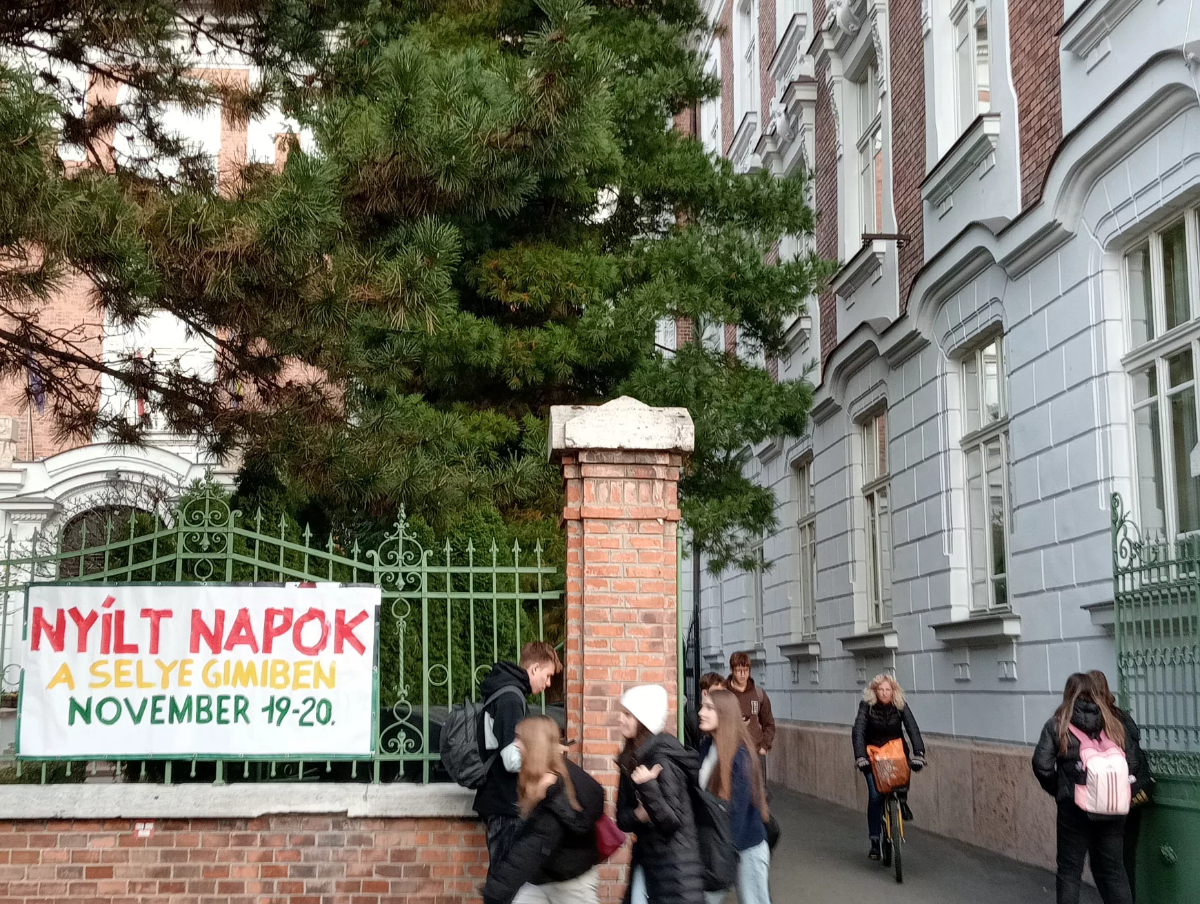  Aki "selyés" akar lenni, nyílt napra kell annak menni…! – KÉPEKKEL 