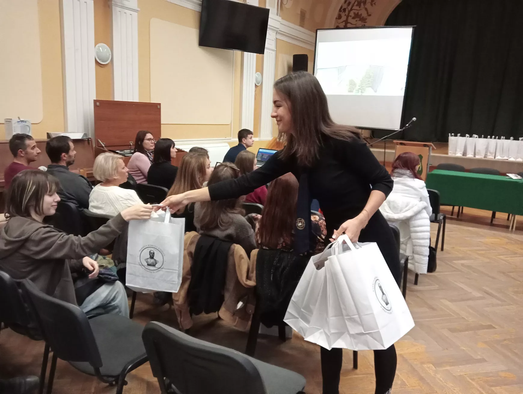  Aki "selyés" akar lenni, nyílt napra kell annak menni…! – KÉPEKKEL 