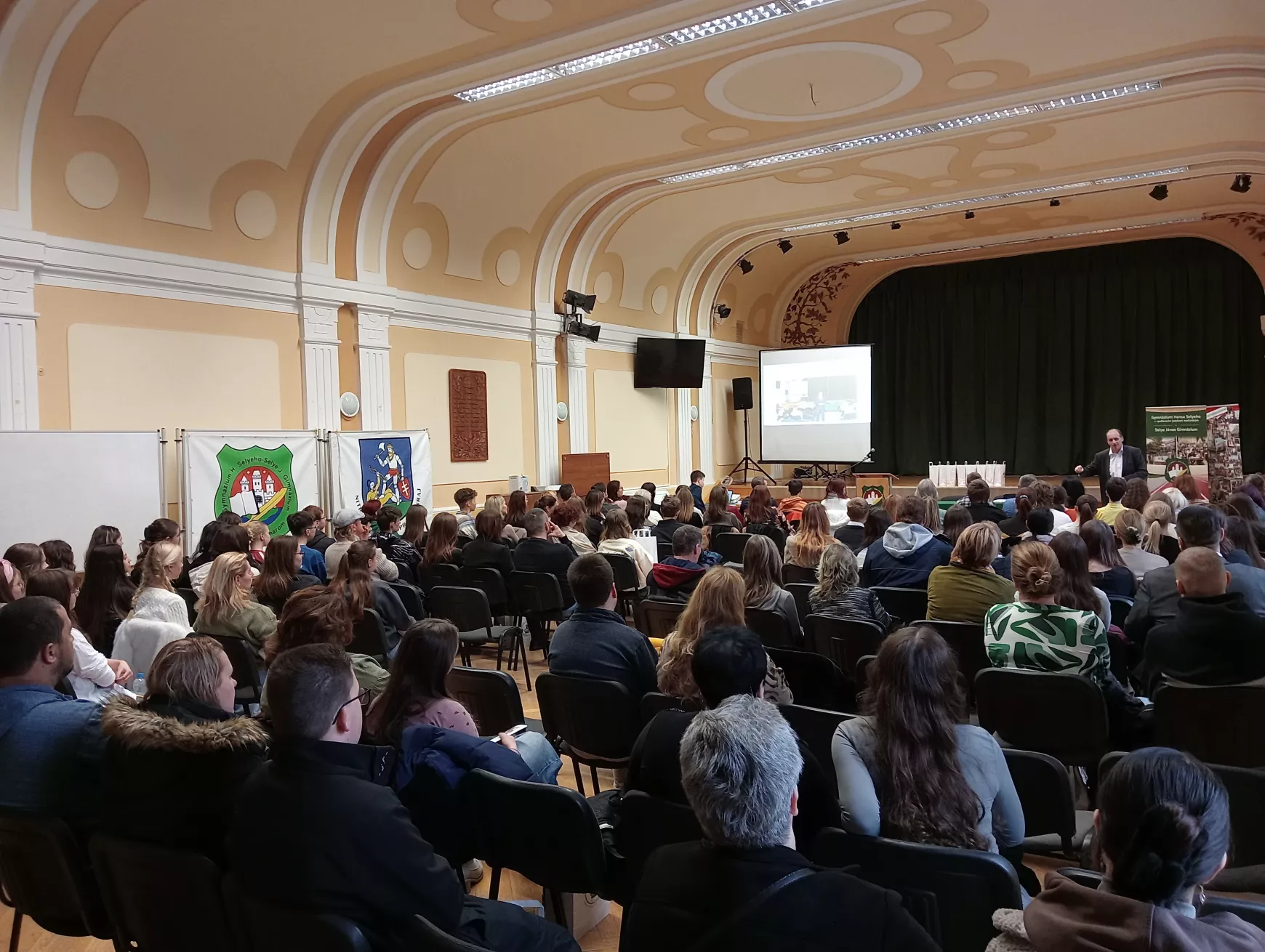  Aki "selyés" akar lenni, nyílt napra kell annak menni…! – KÉPEKKEL 